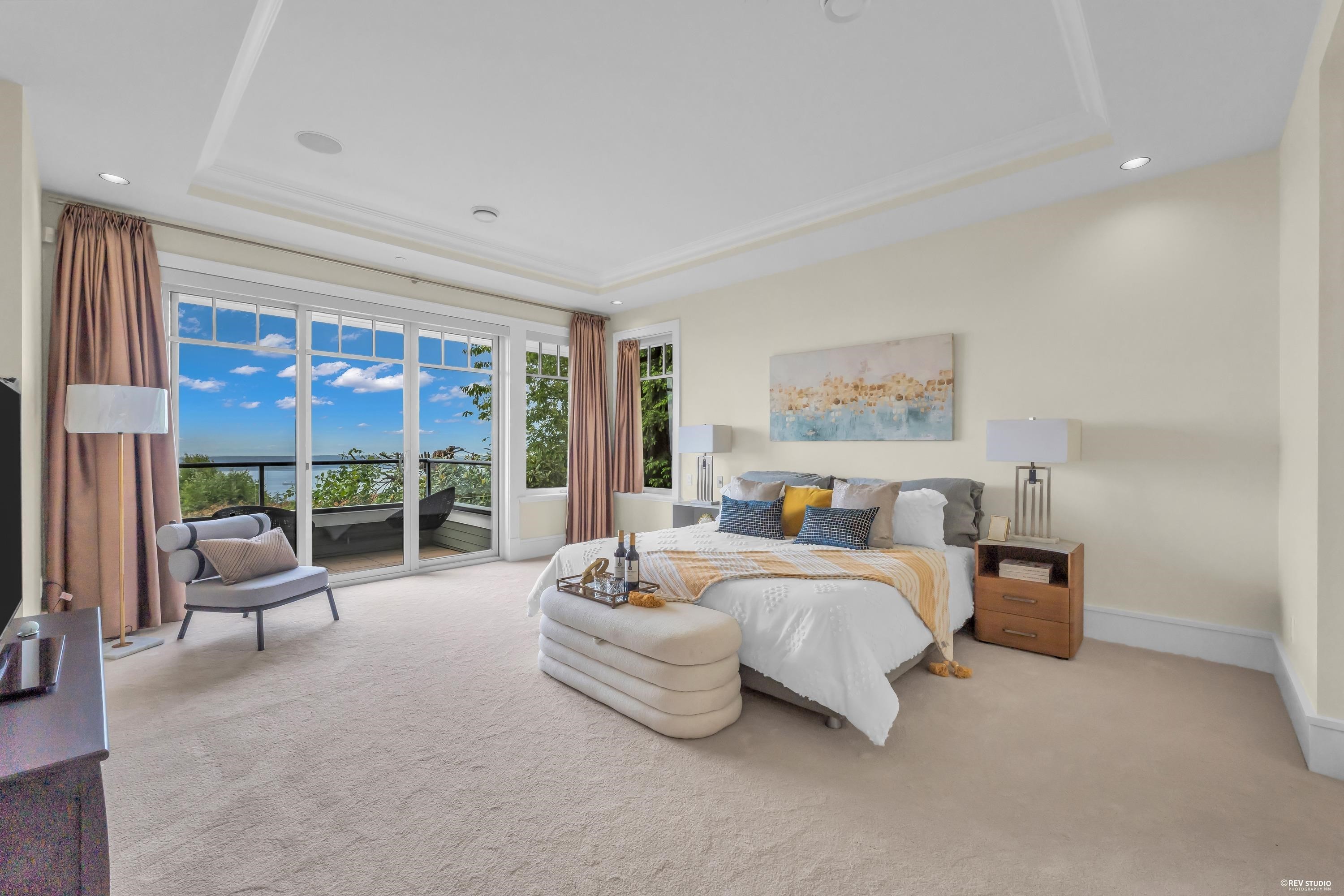 2673 Folkestone Way, West Vancouver, BC
