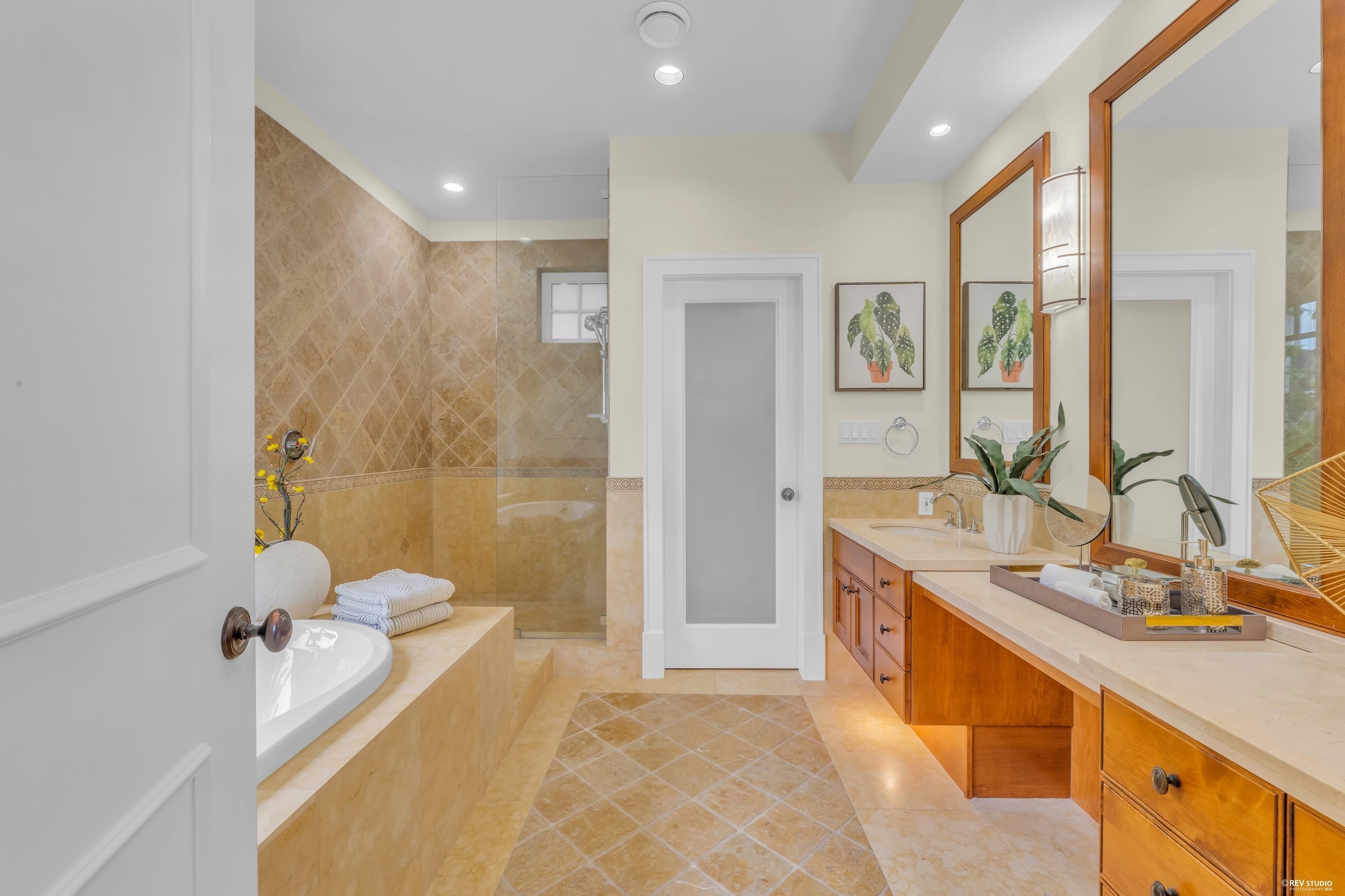 2673 Folkestone Way, West Vancouver, BC