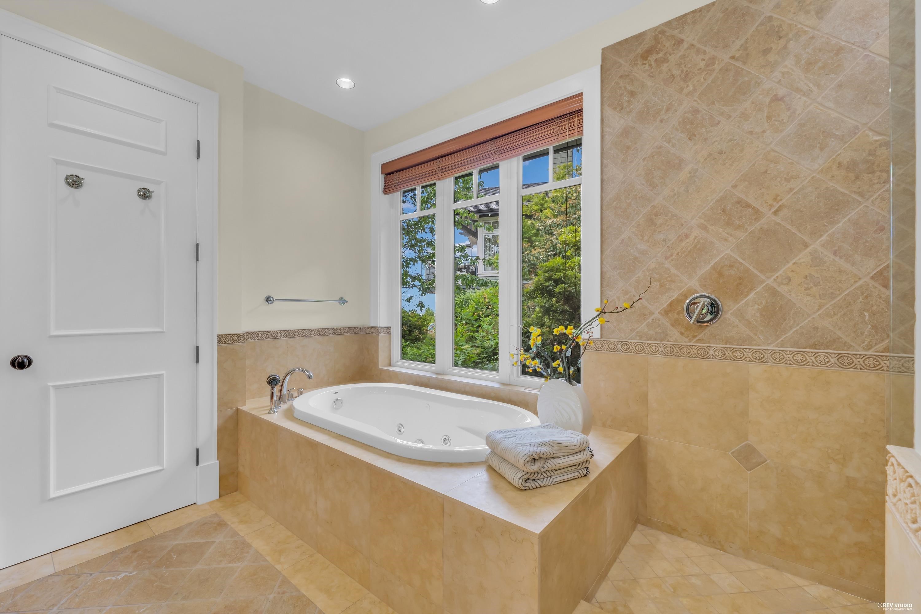 2673 Folkestone Way, West Vancouver, BC