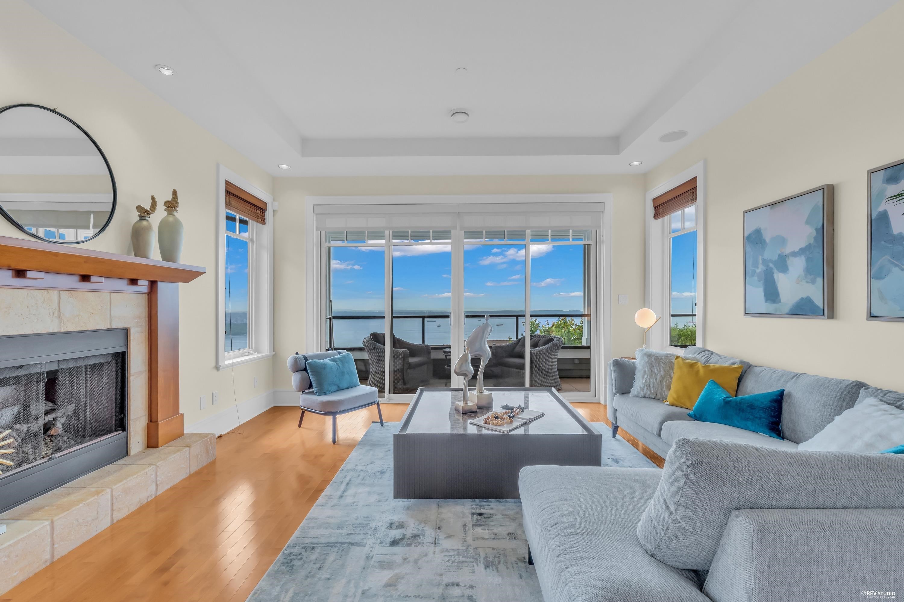 2673 Folkestone Way, West Vancouver, BC