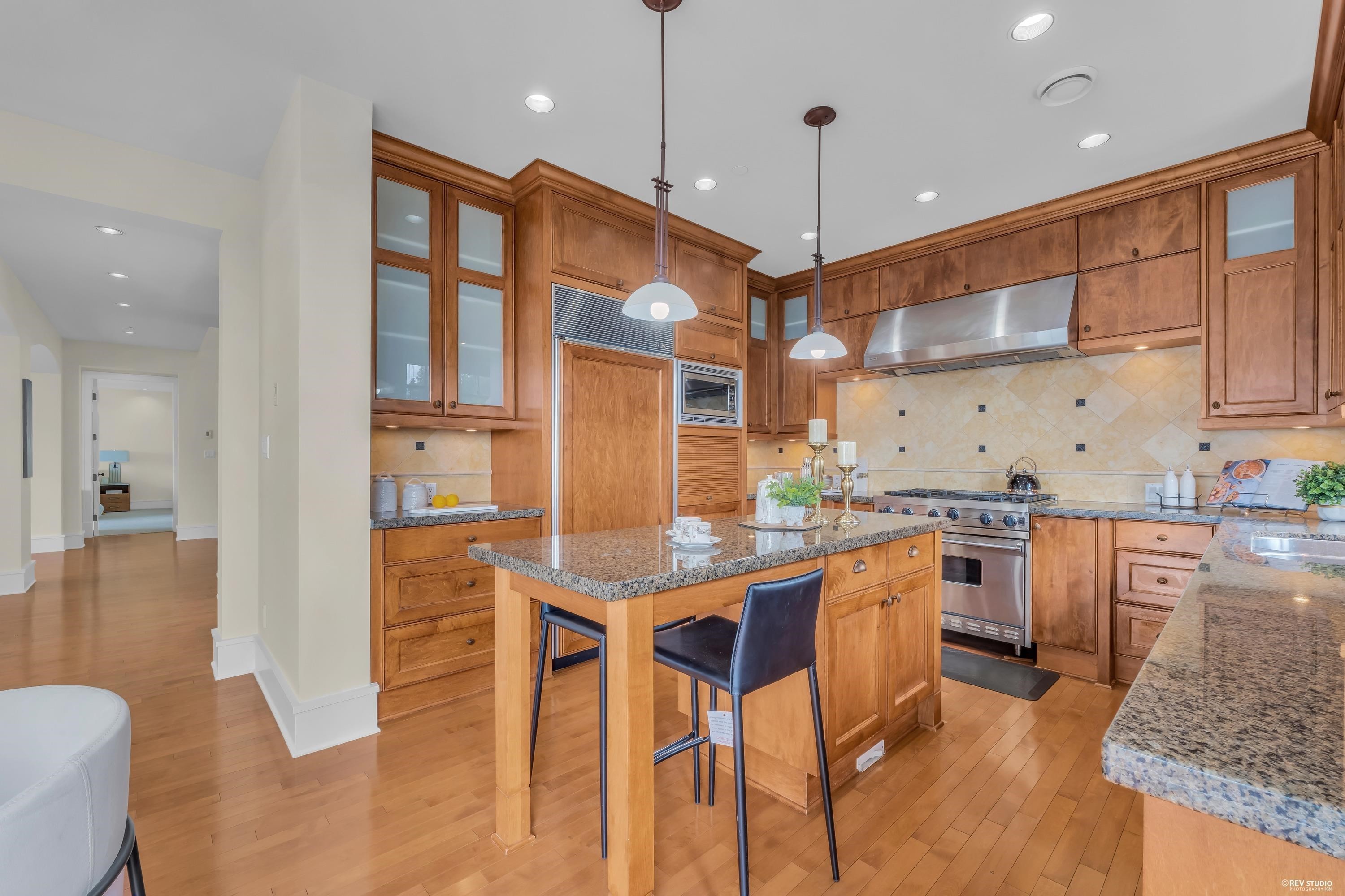 2673 Folkestone Way, West Vancouver, BC