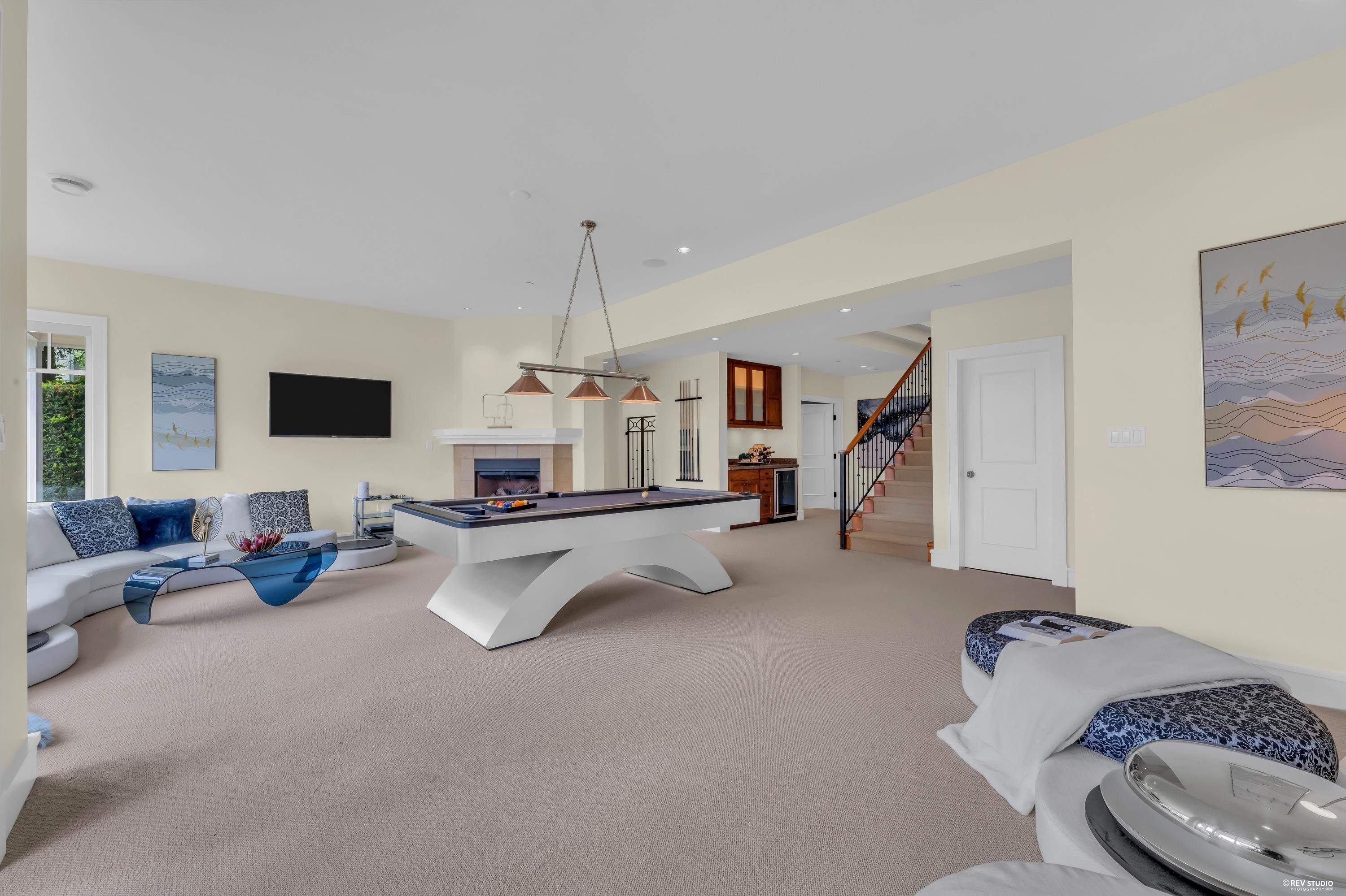 2673 Folkestone Way, West Vancouver, BC