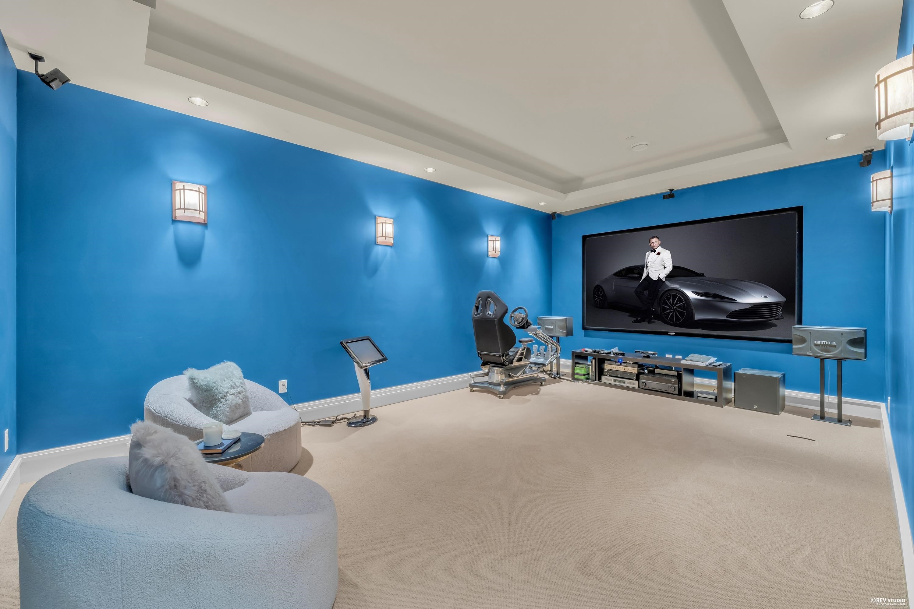 2673 Folkestone Way, West Vancouver, BC