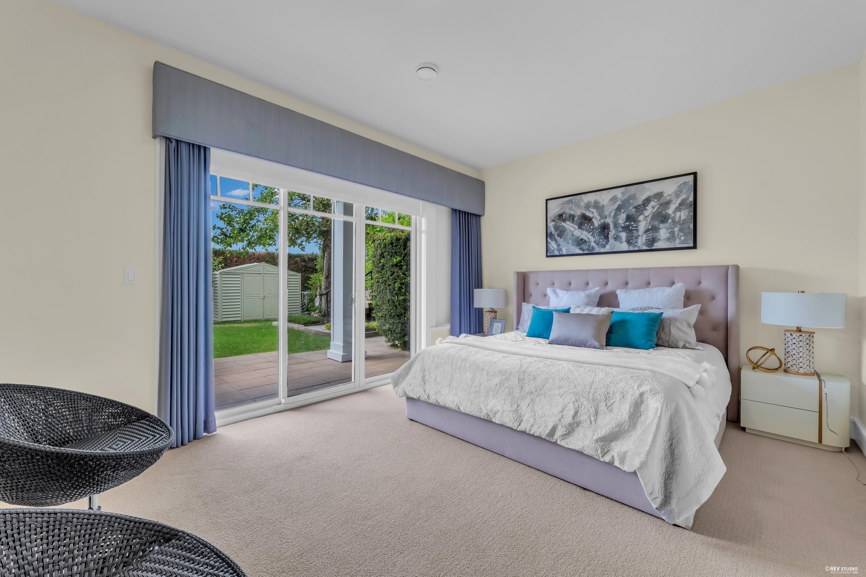 2673 Folkestone Way, West Vancouver, BC