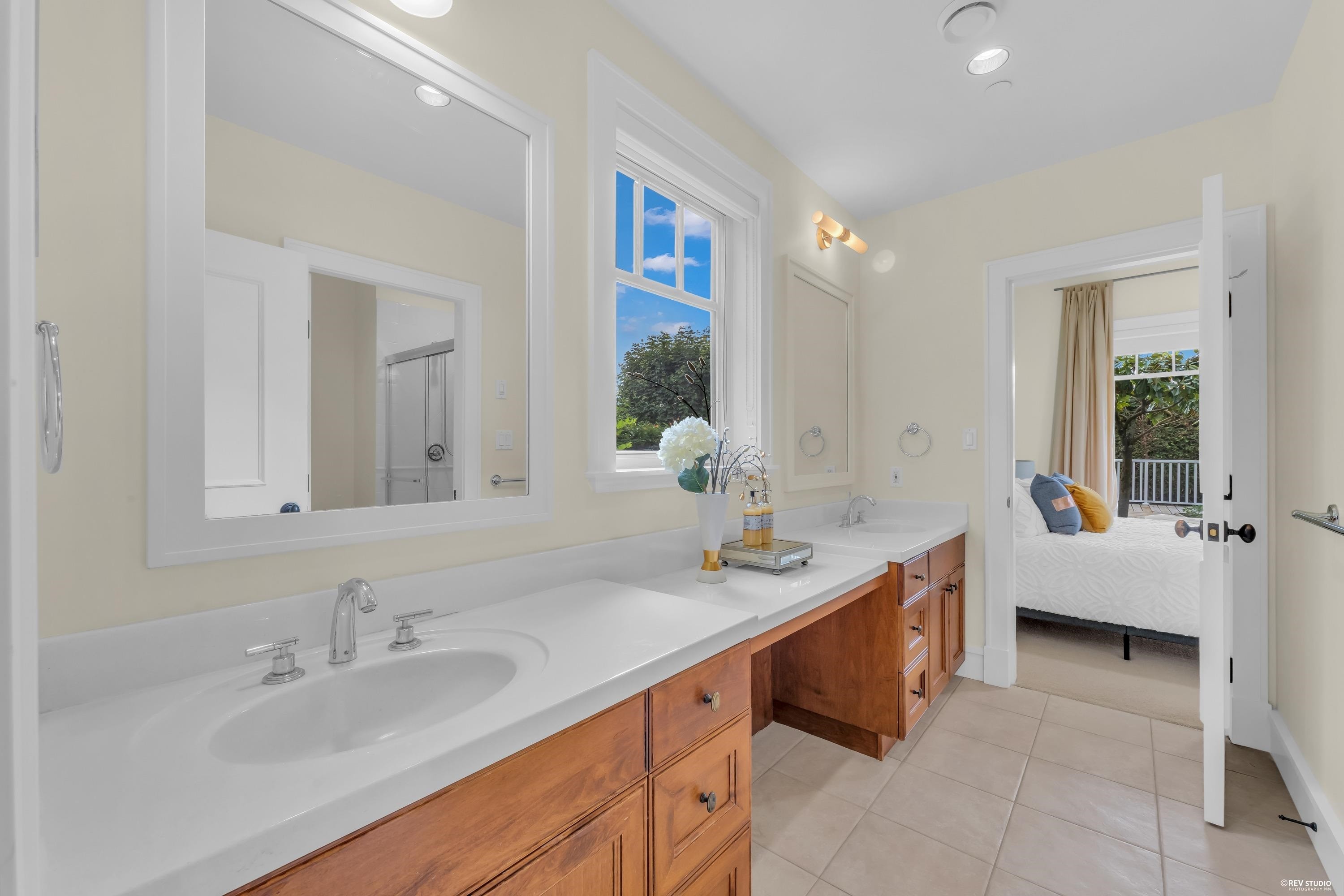 2673 Folkestone Way, West Vancouver, BC