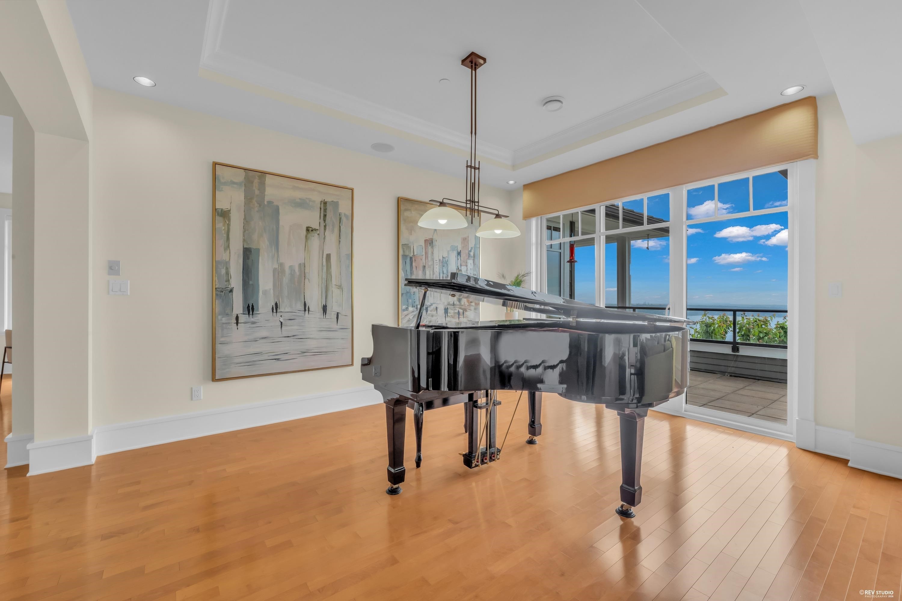 2673 Folkestone Way, West Vancouver, BC
