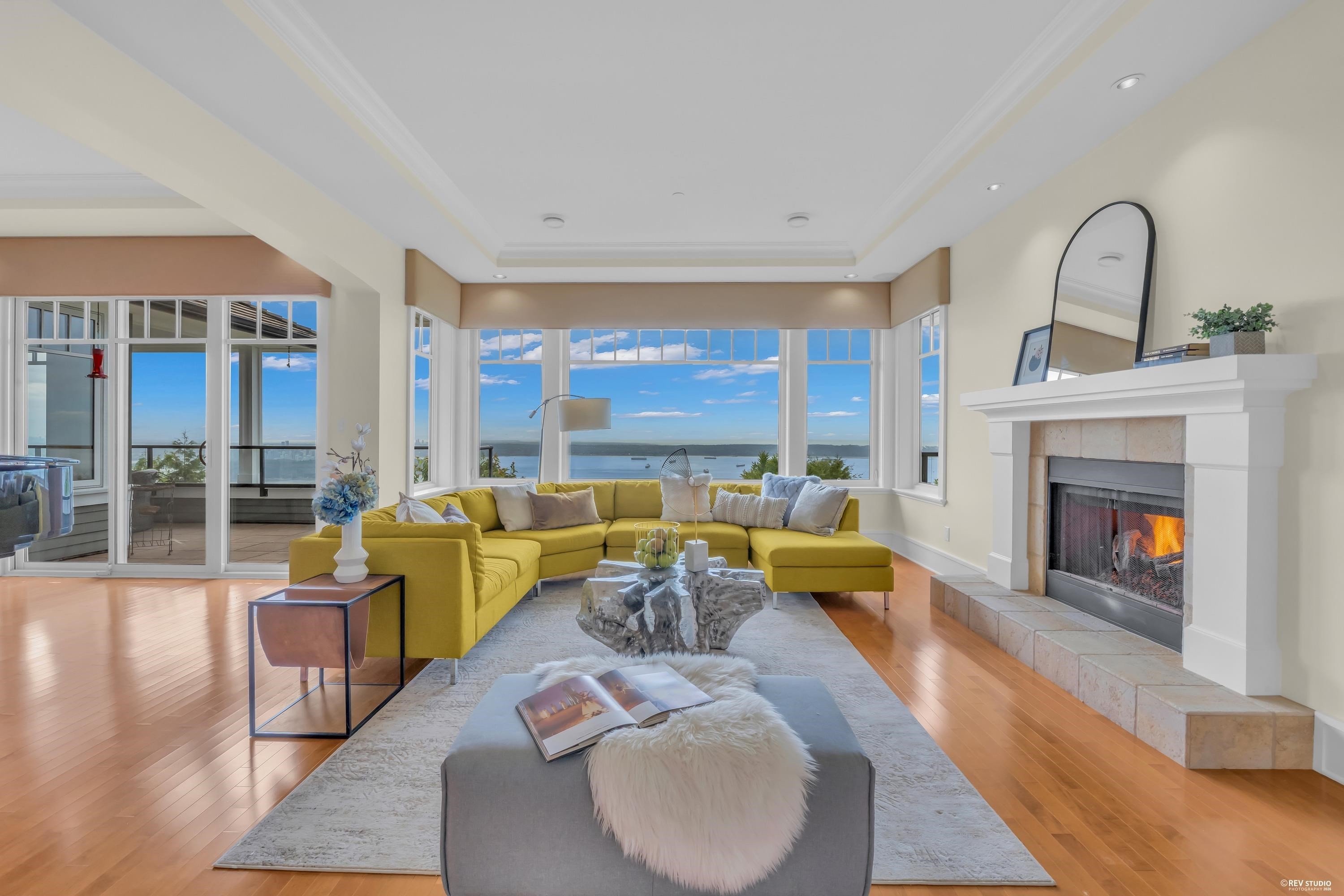 2673 Folkestone Way, West Vancouver, BC