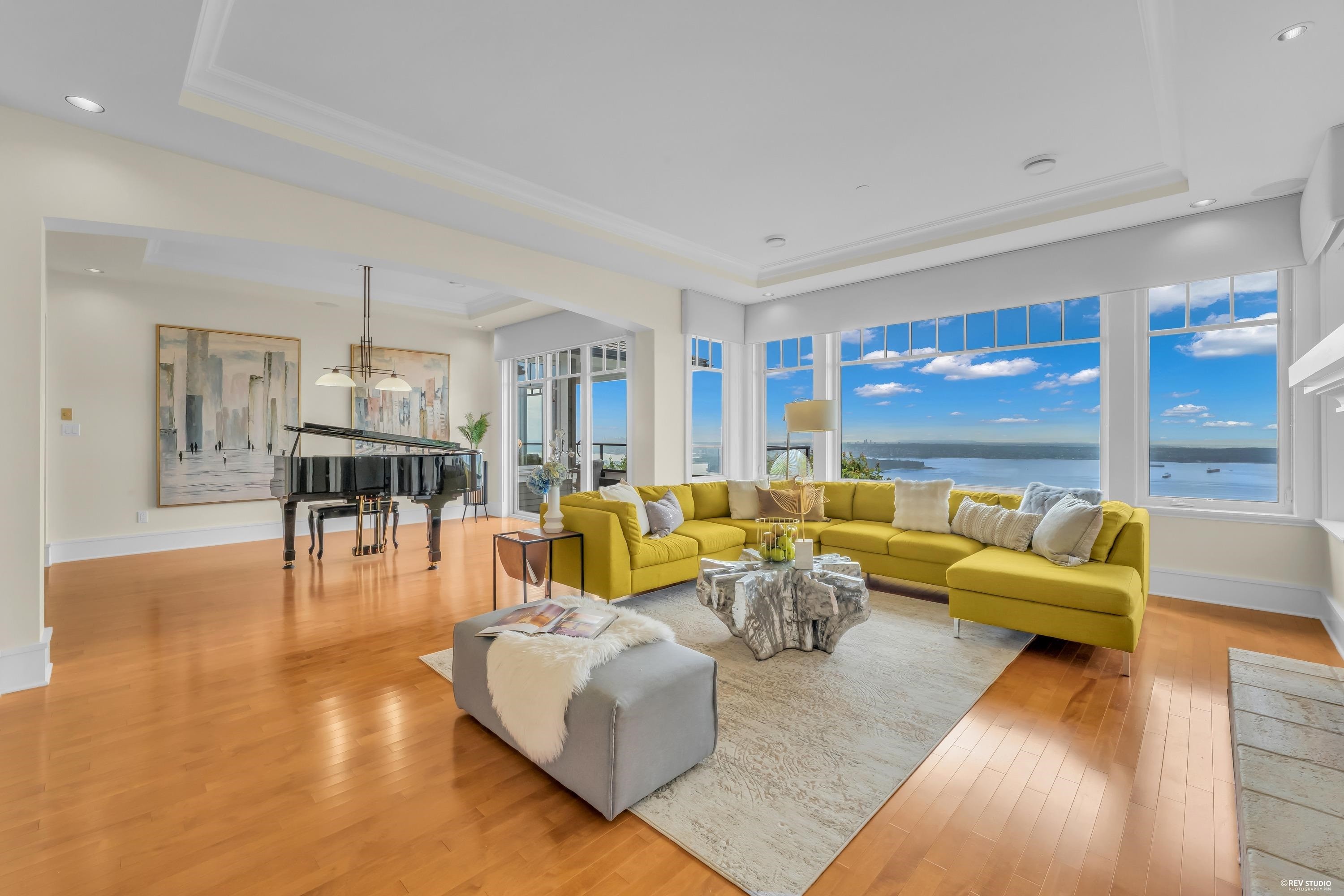 2673 Folkestone Way, West Vancouver, BC