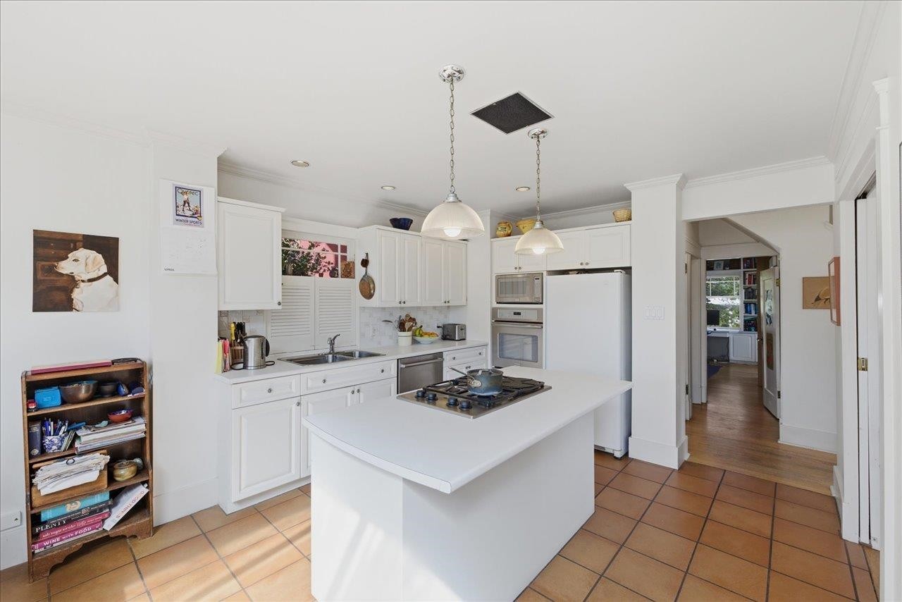 706 24Th Avenue W, Vancouver, BC