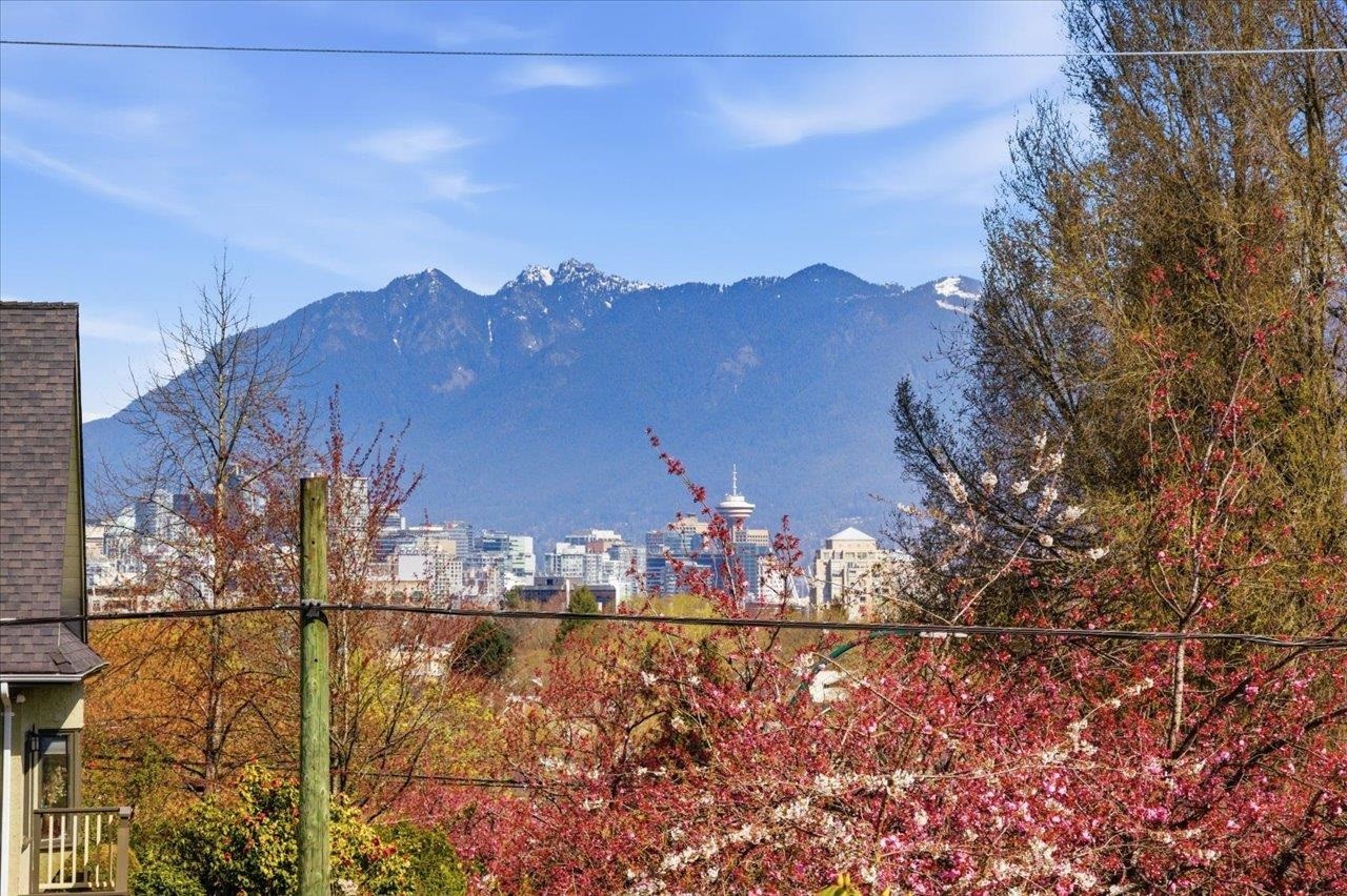 706 24Th Avenue W, Vancouver, BC