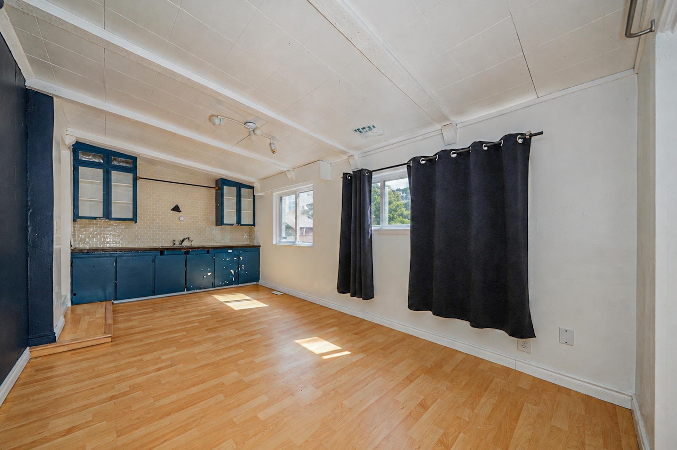 4711 Gothard Street, Vancouver, BC