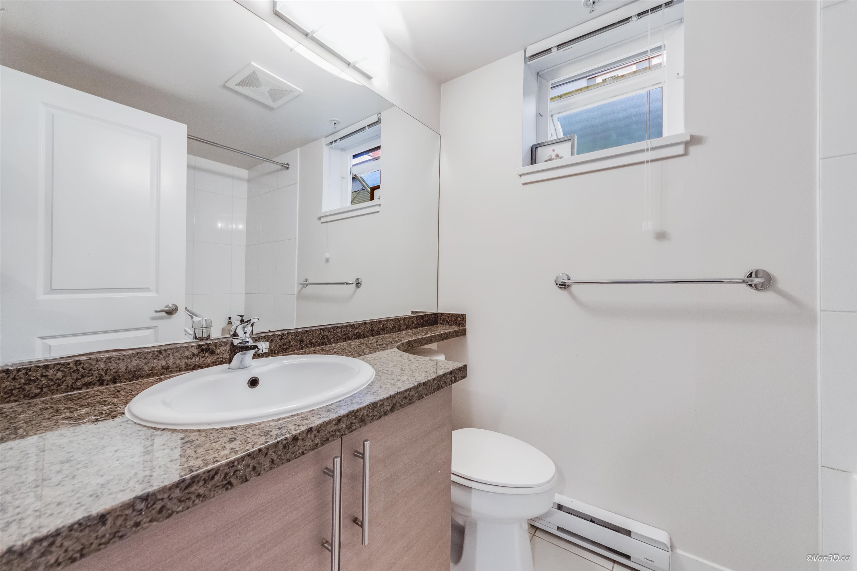 101-5568 Kings Road, Vancouver, BC - Indoor Photo Showing Bathroom
