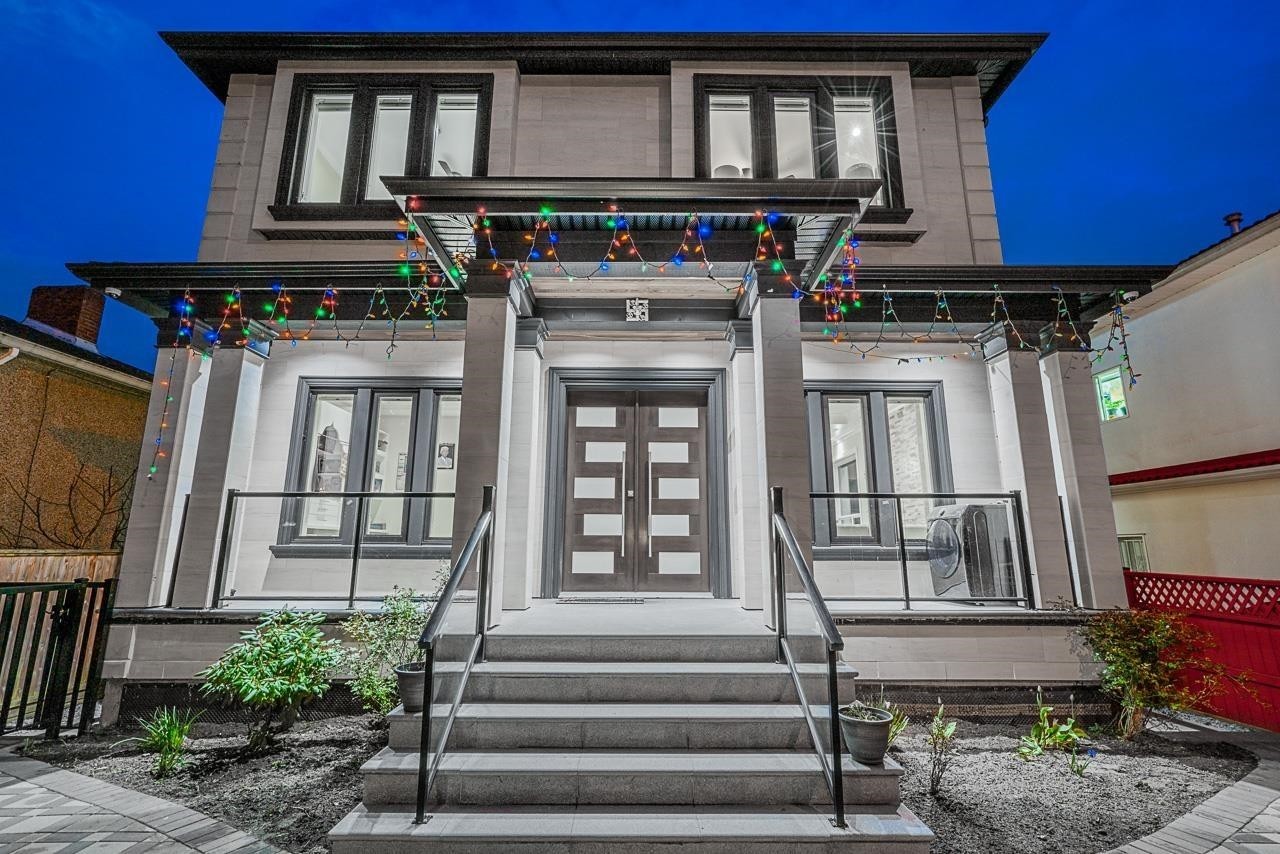 1838 49Th Avenue E, Vancouver, BC - Outdoor With Deck Patio Veranda