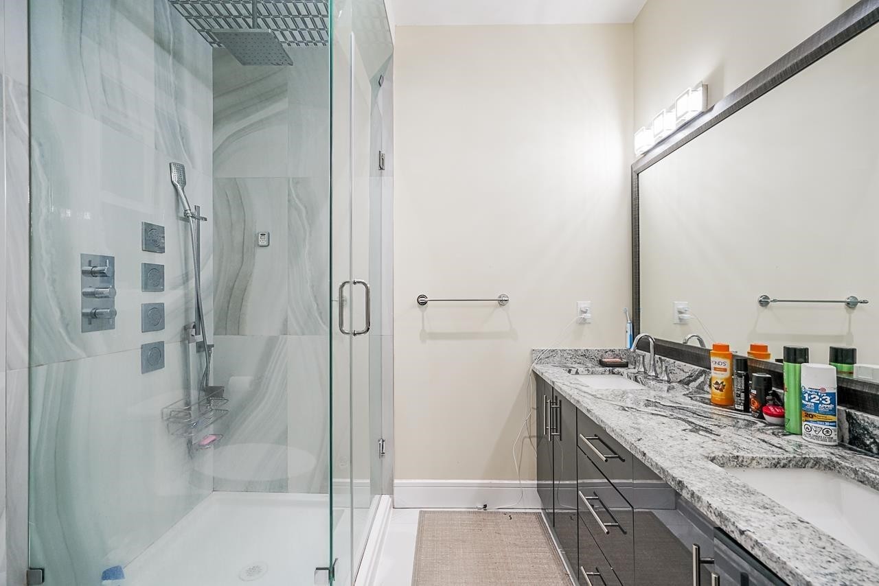 1838 49Th Avenue E, Vancouver, BC - Indoor Photo Showing Bathroom