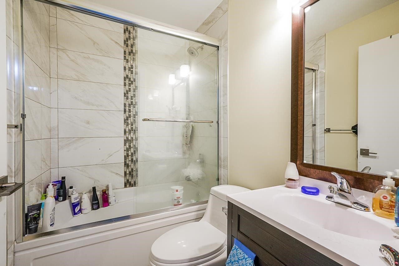 1838 49Th Avenue E, Vancouver, BC - Indoor Photo Showing Bathroom