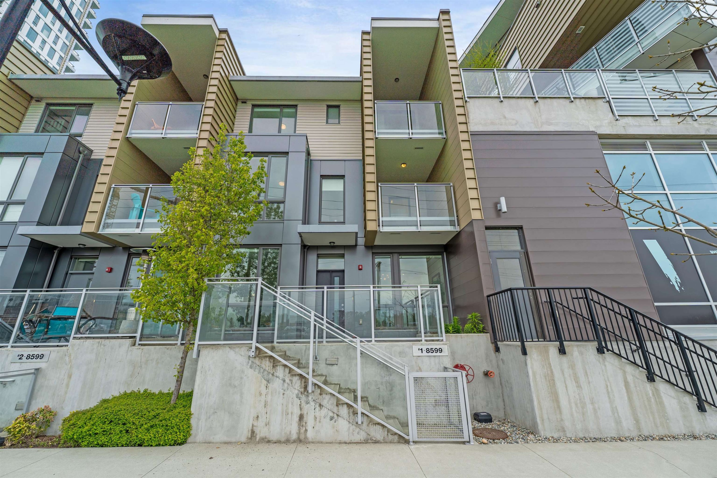 1-8599 River District Crossing, Vancouver, BC