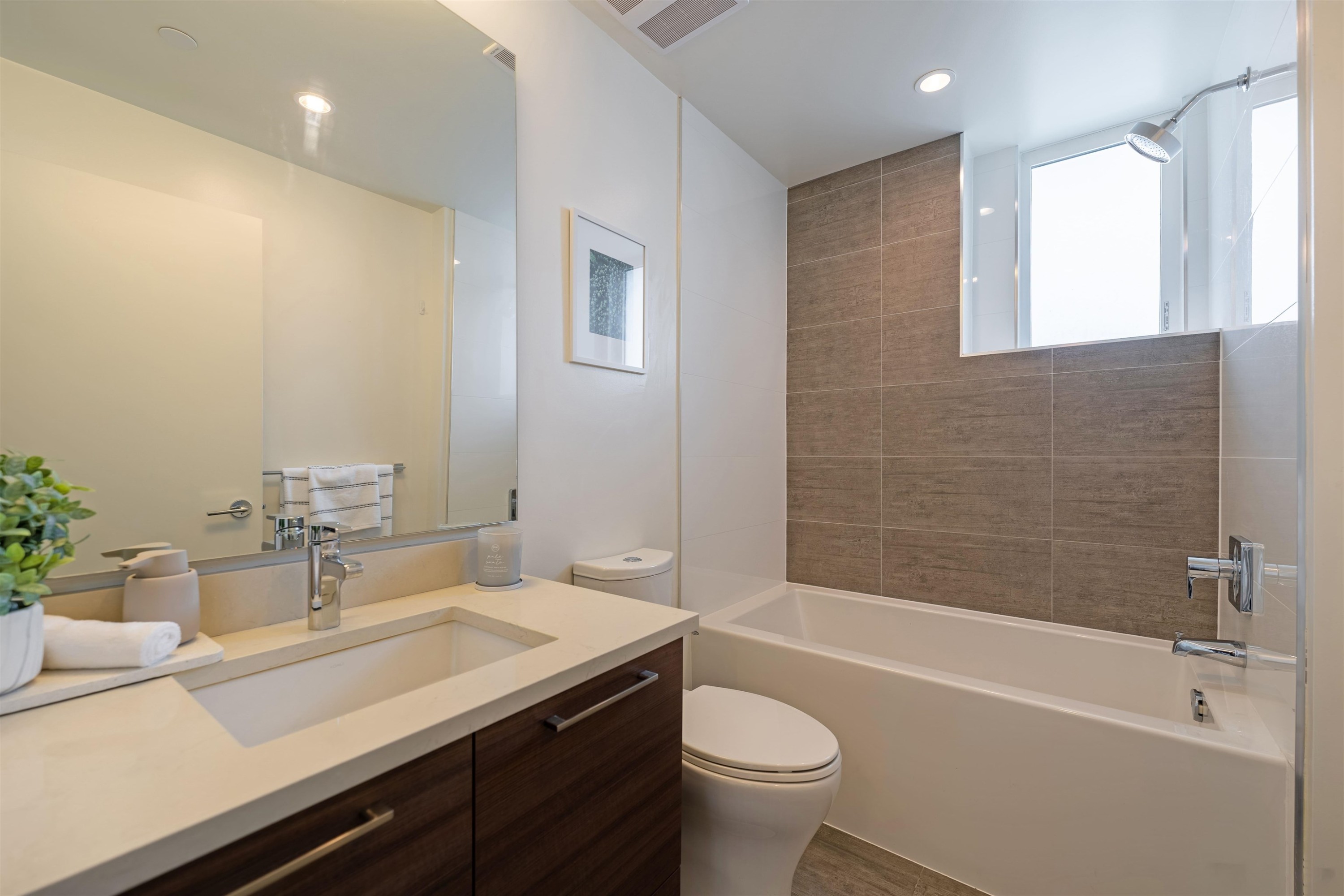 1-8599 River District Crossing, Vancouver, BC