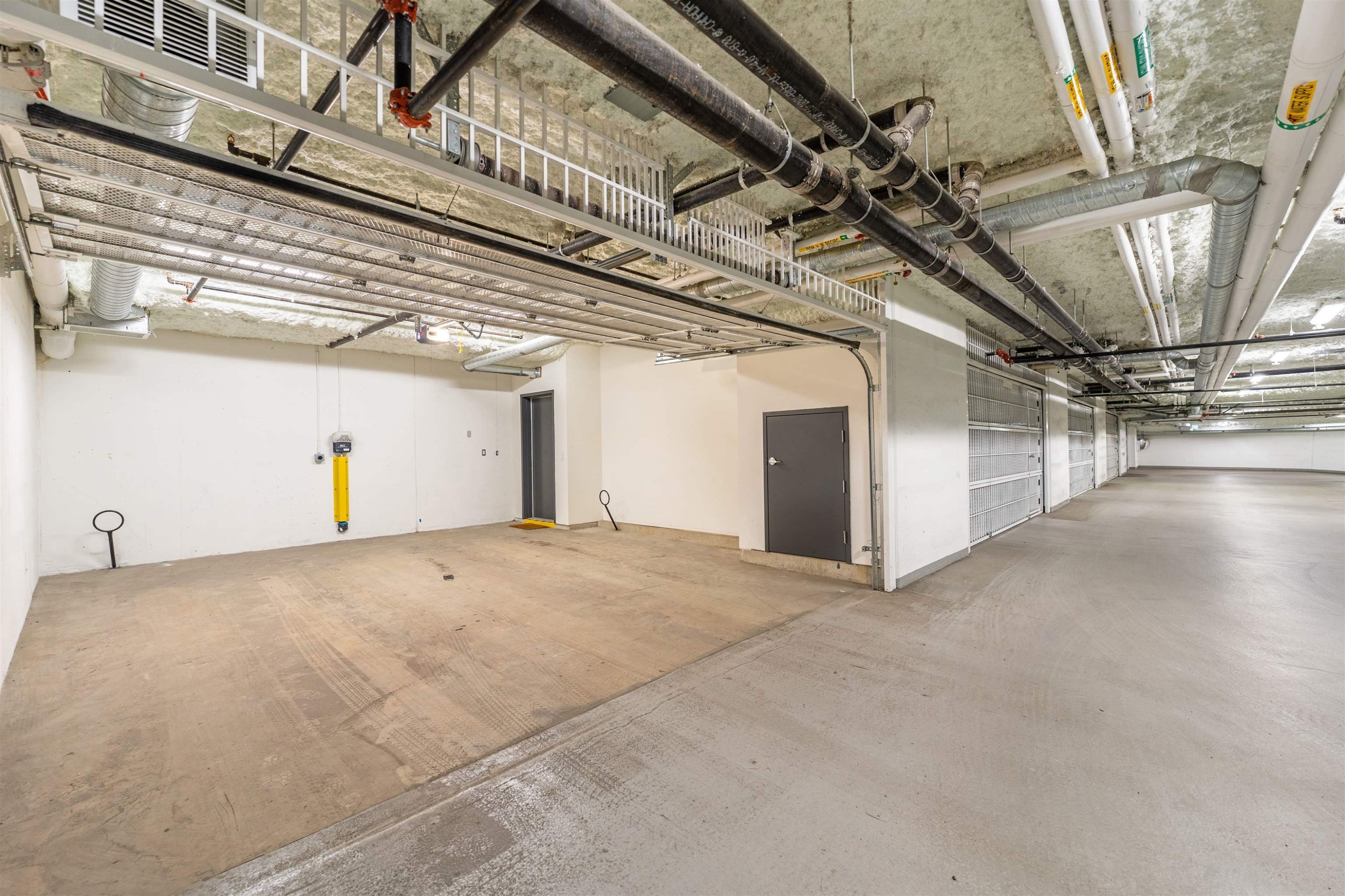 1-8599 River District Crossing, Vancouver, BC