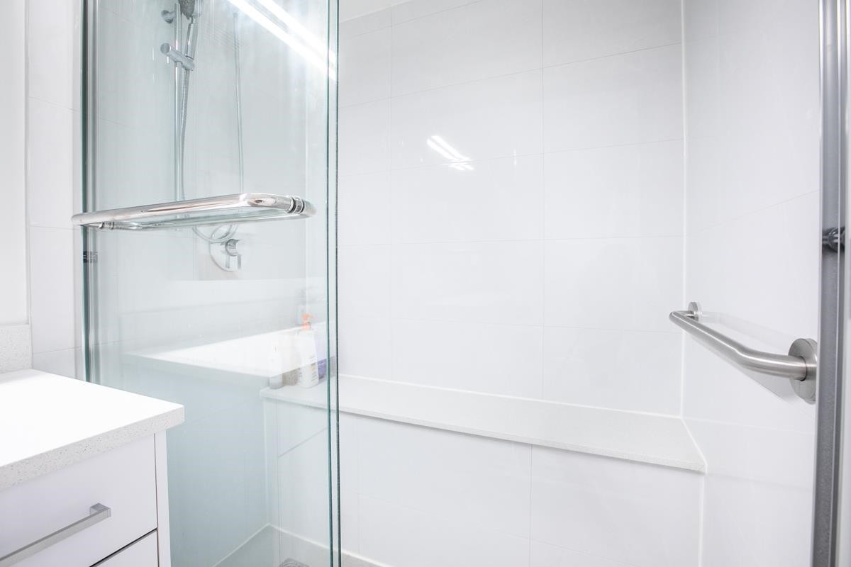 404-8120 Lansdowne Road, Richmond, BC