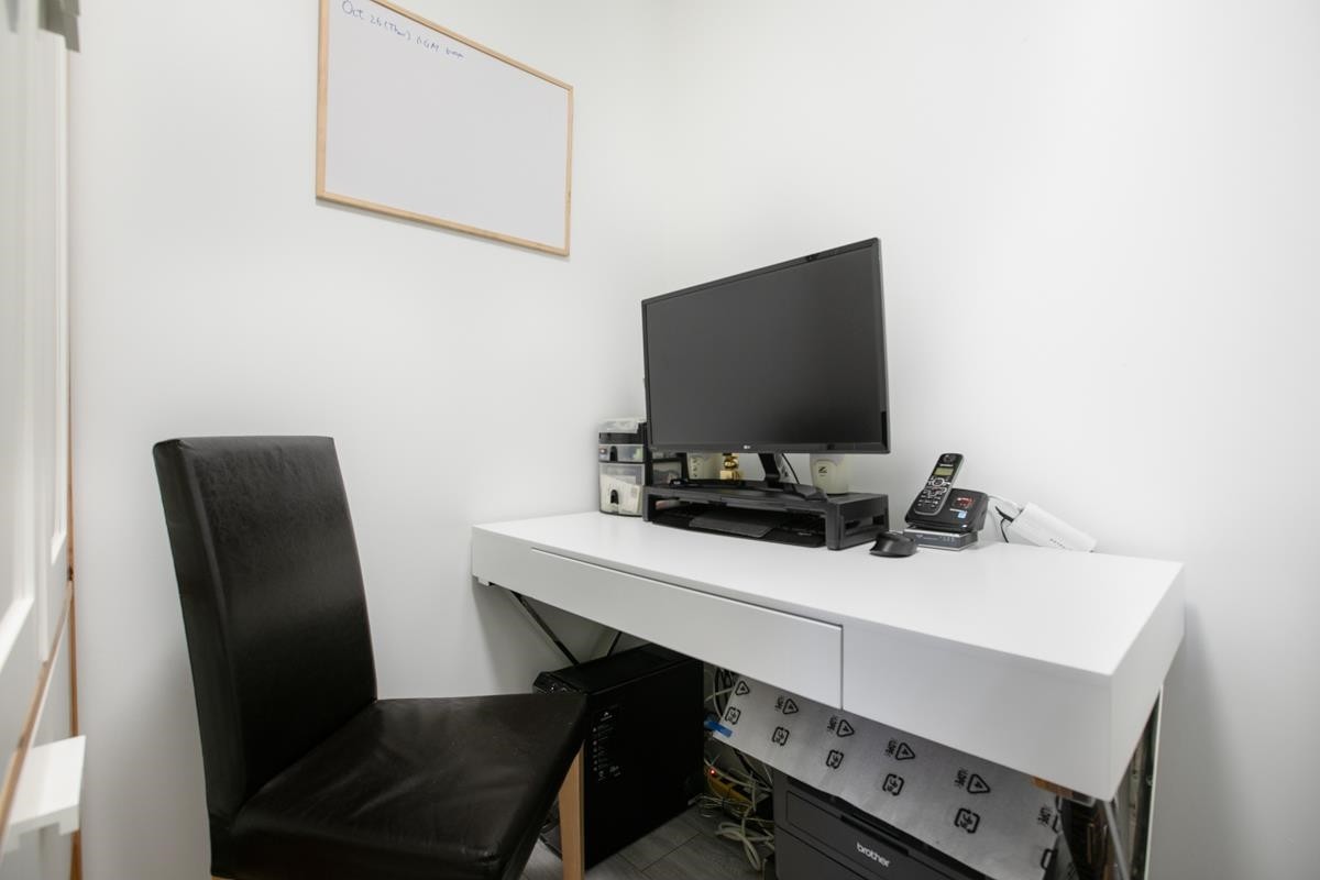 404-8120 Lansdowne Road, Richmond, BC
