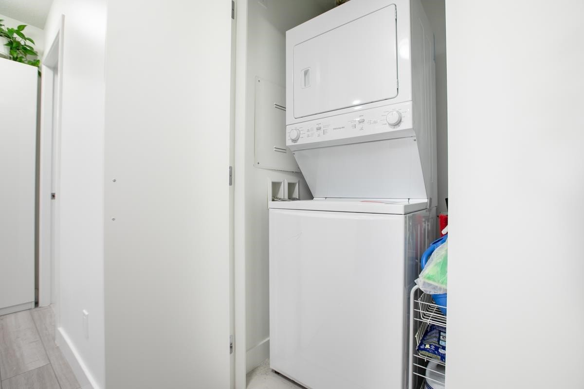 404-8120 Lansdowne Road, Richmond, BC