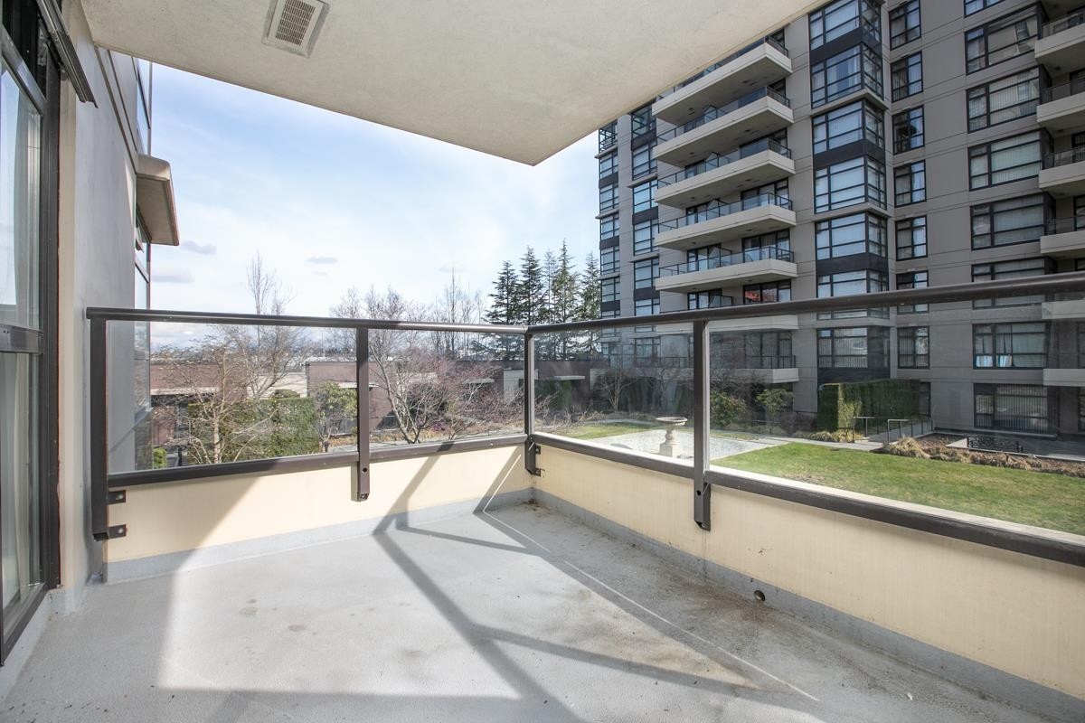 404-8120 Lansdowne Road, Richmond, BC