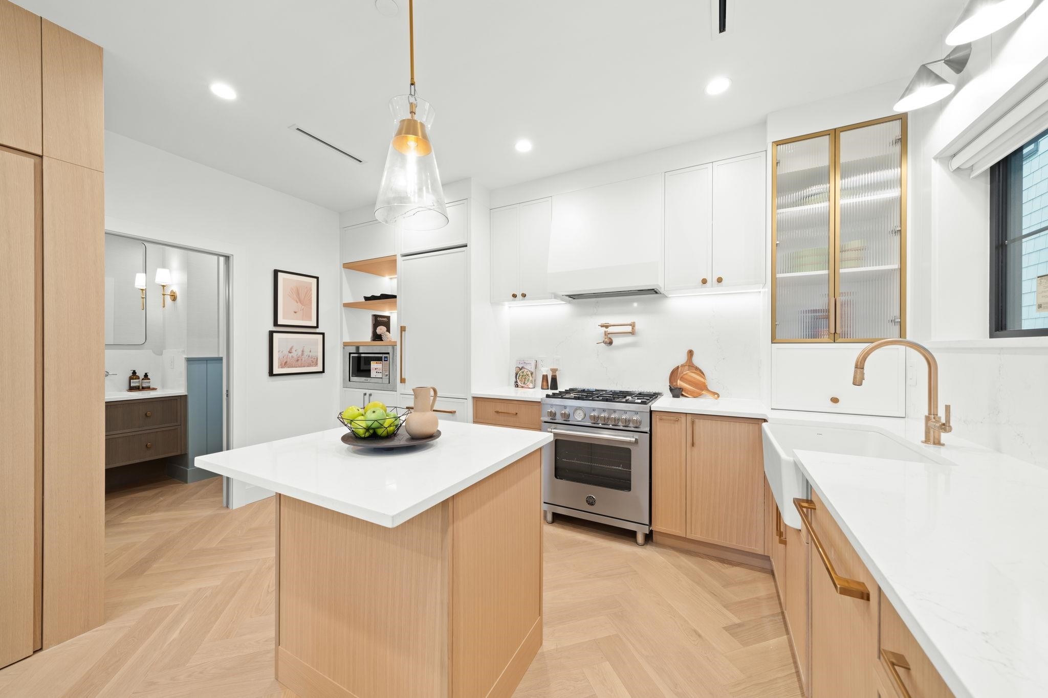 2791 21St Avenue W, Vancouver, BC