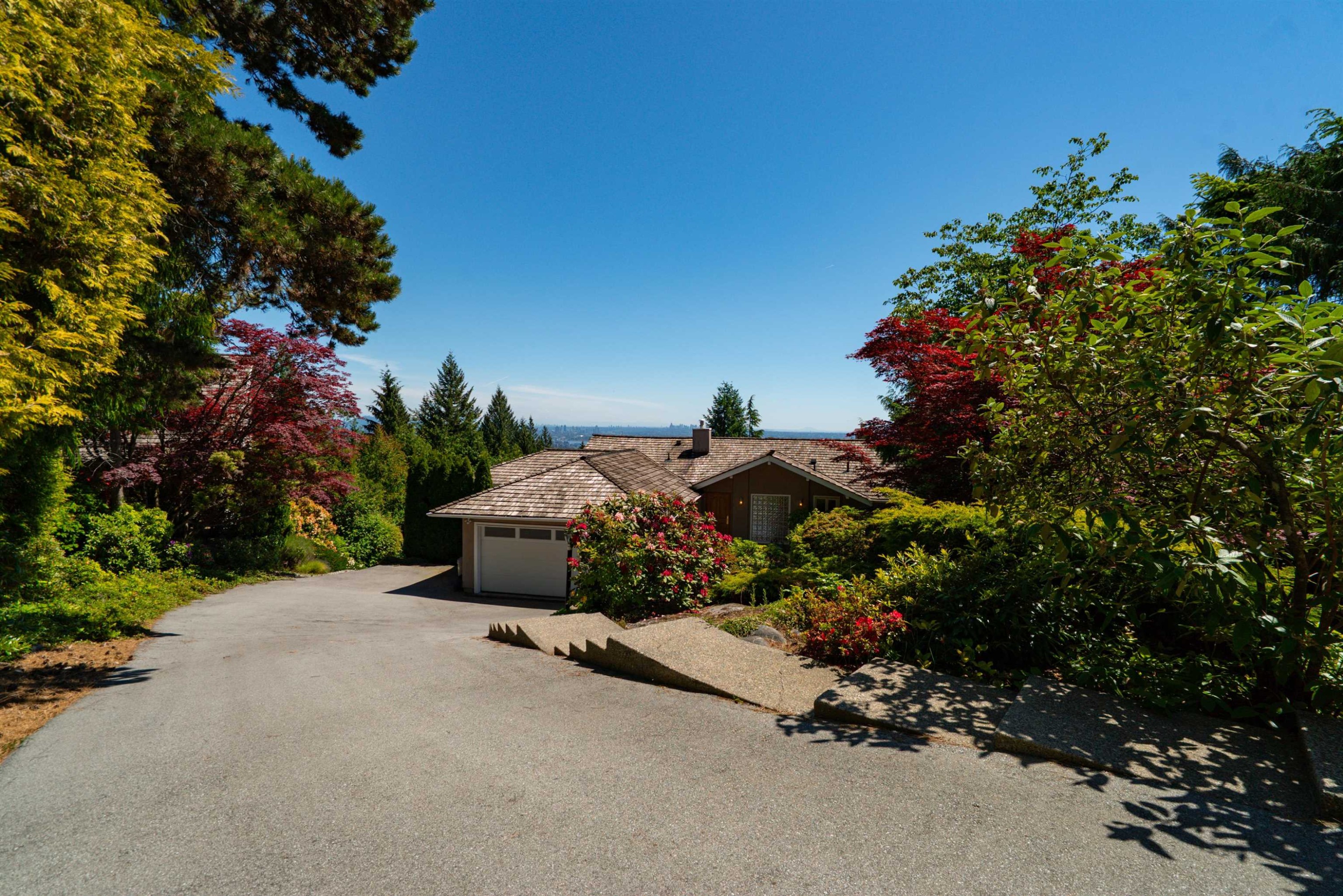 1440 Sandhurst Place, West Vancouver, BC