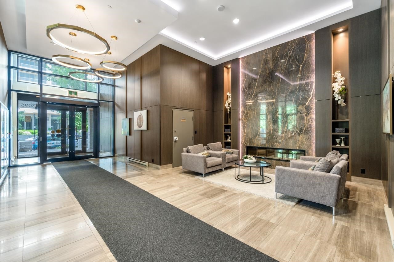 805-3096 Windsor Gate, Coquitlam, BC