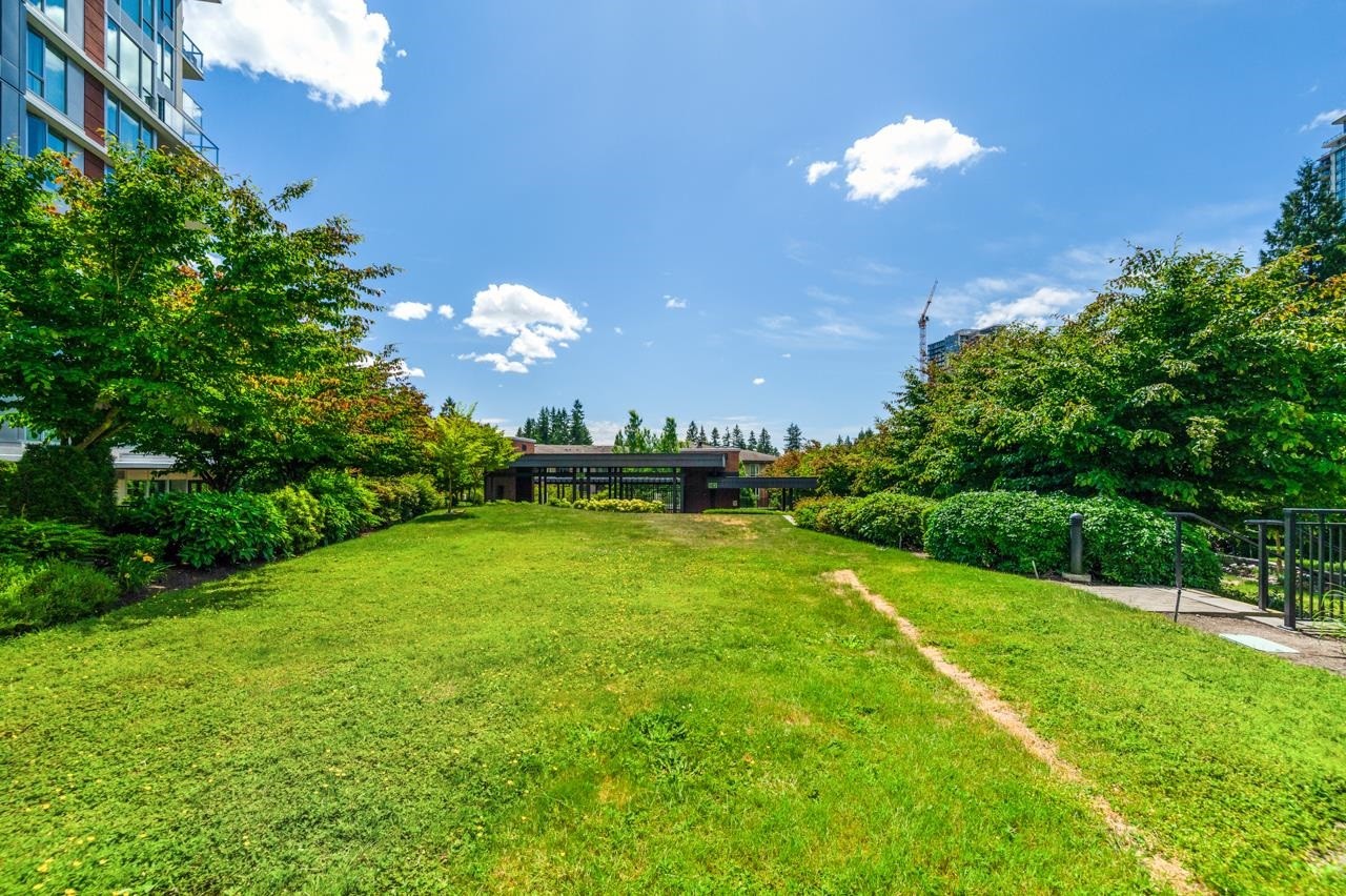 805-3096 Windsor Gate, Coquitlam, BC