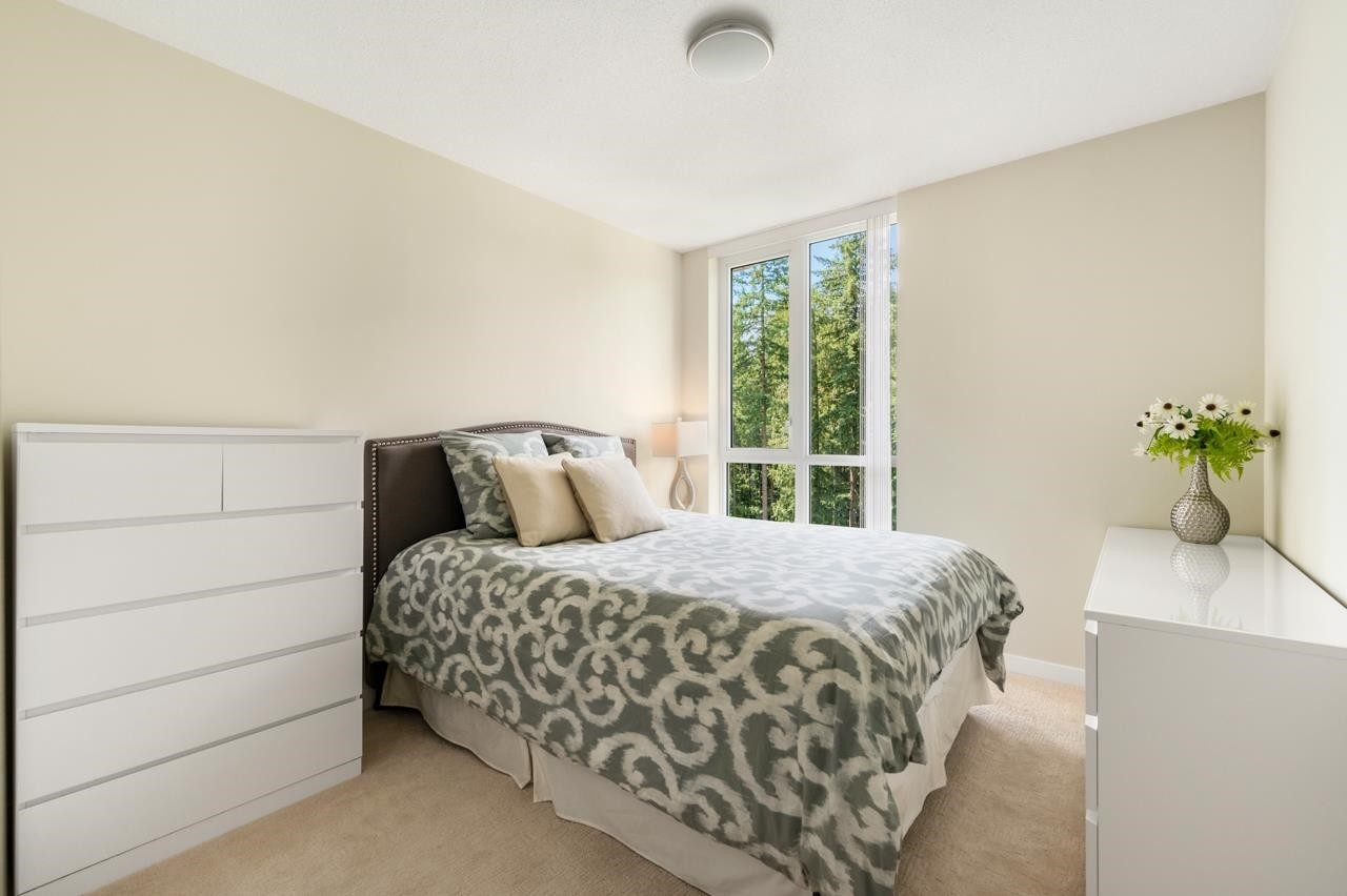 805-3096 Windsor Gate, Coquitlam, BC