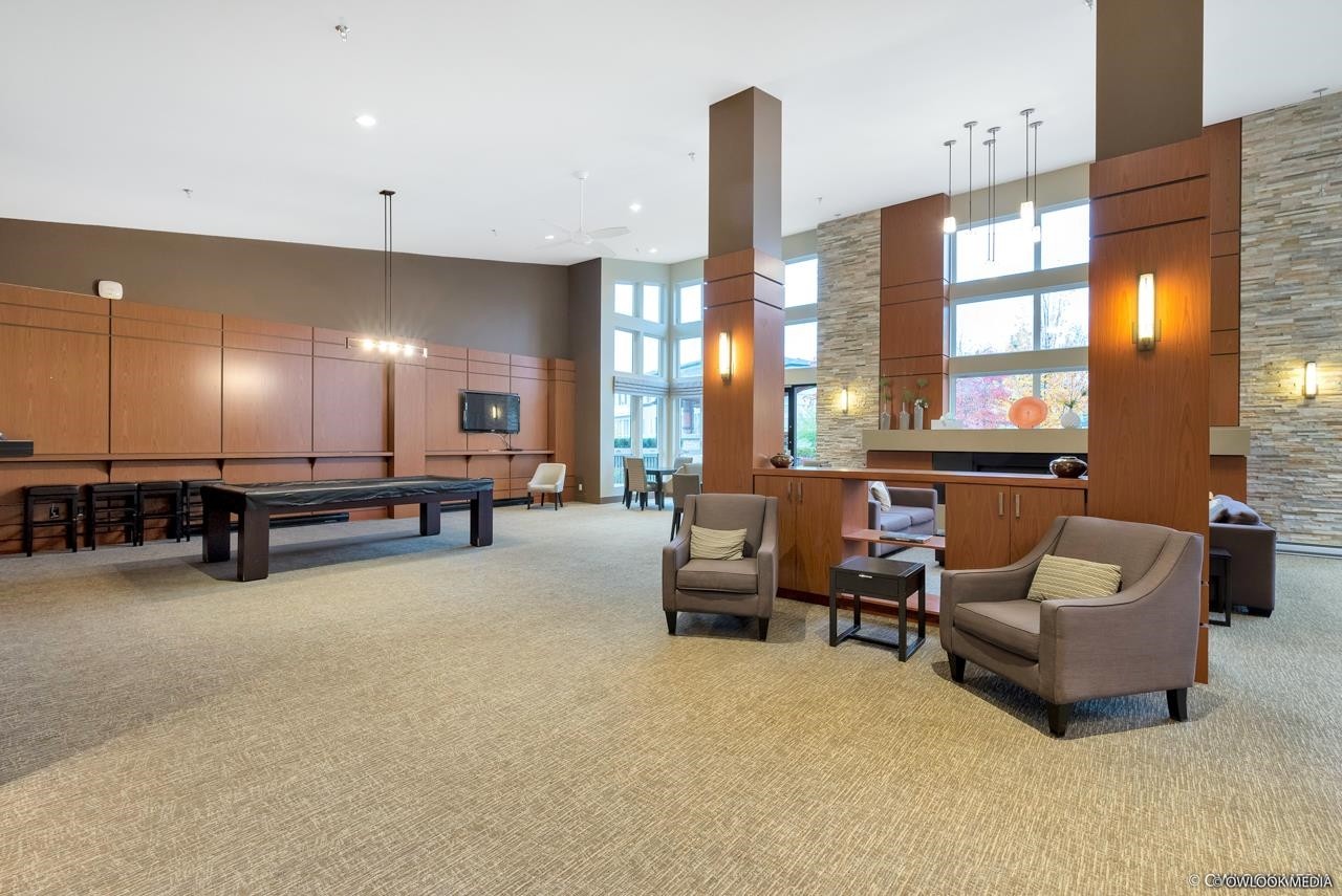 805-3096 Windsor Gate, Coquitlam, BC