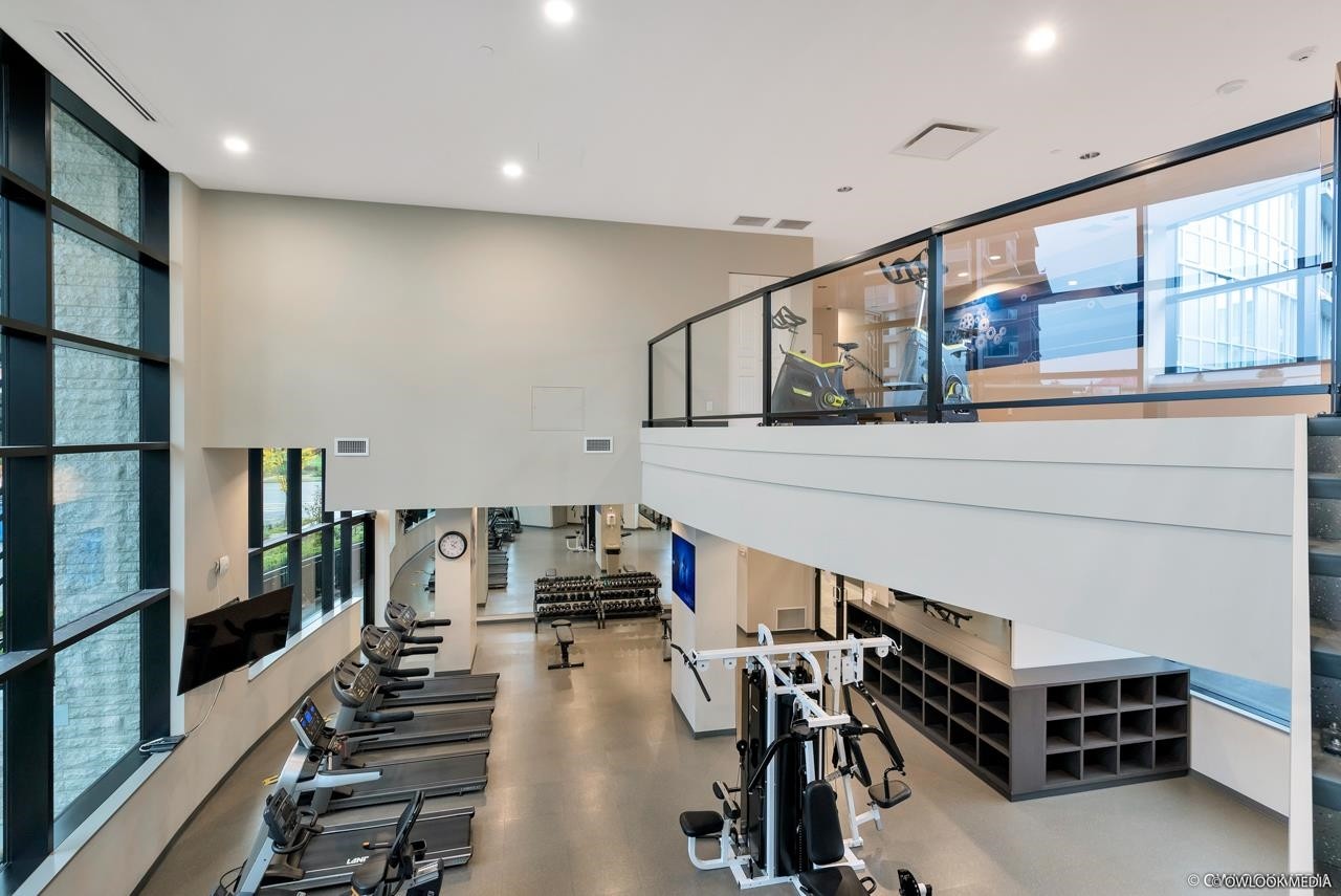 805-3096 Windsor Gate, Coquitlam, BC