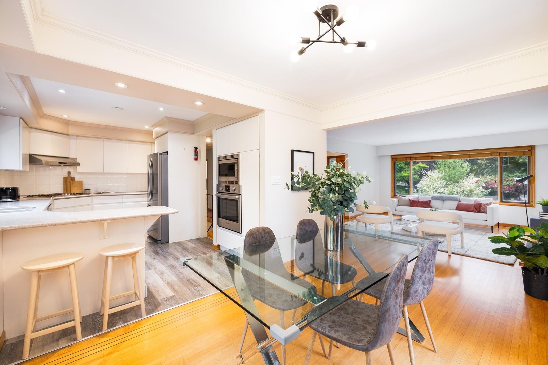 1561 Merlynn Crescent, North Vancouver, BC