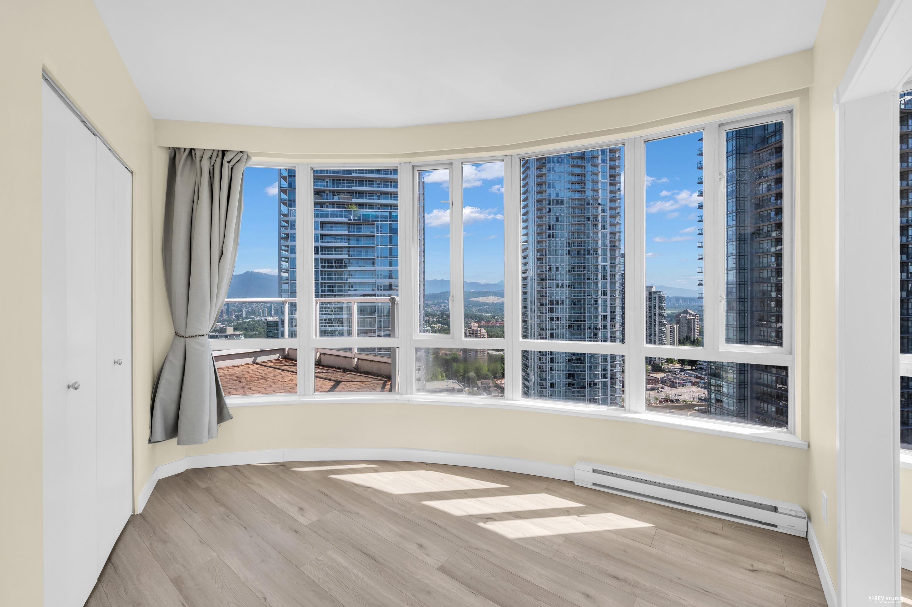 2804-6220 Mckay Avenue, Burnaby, BC