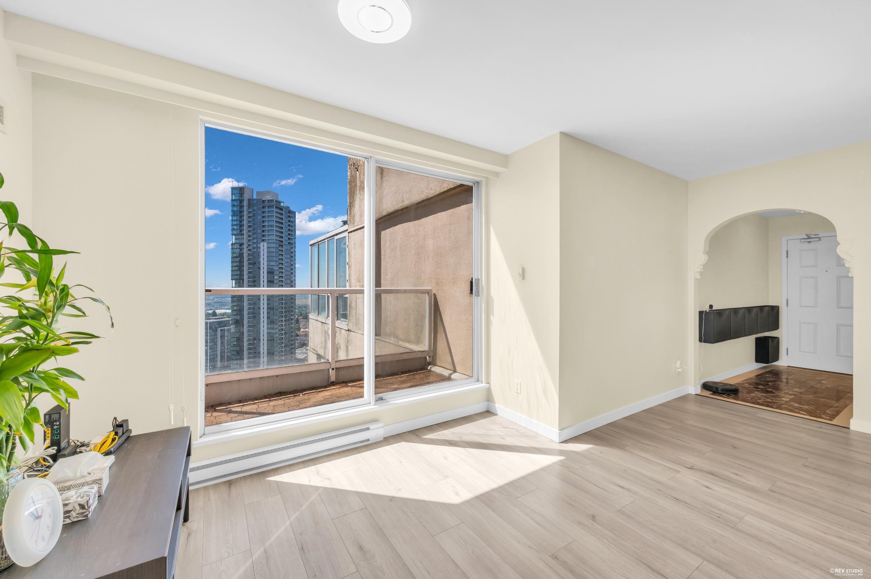 2804-6220 Mckay Avenue, Burnaby, BC