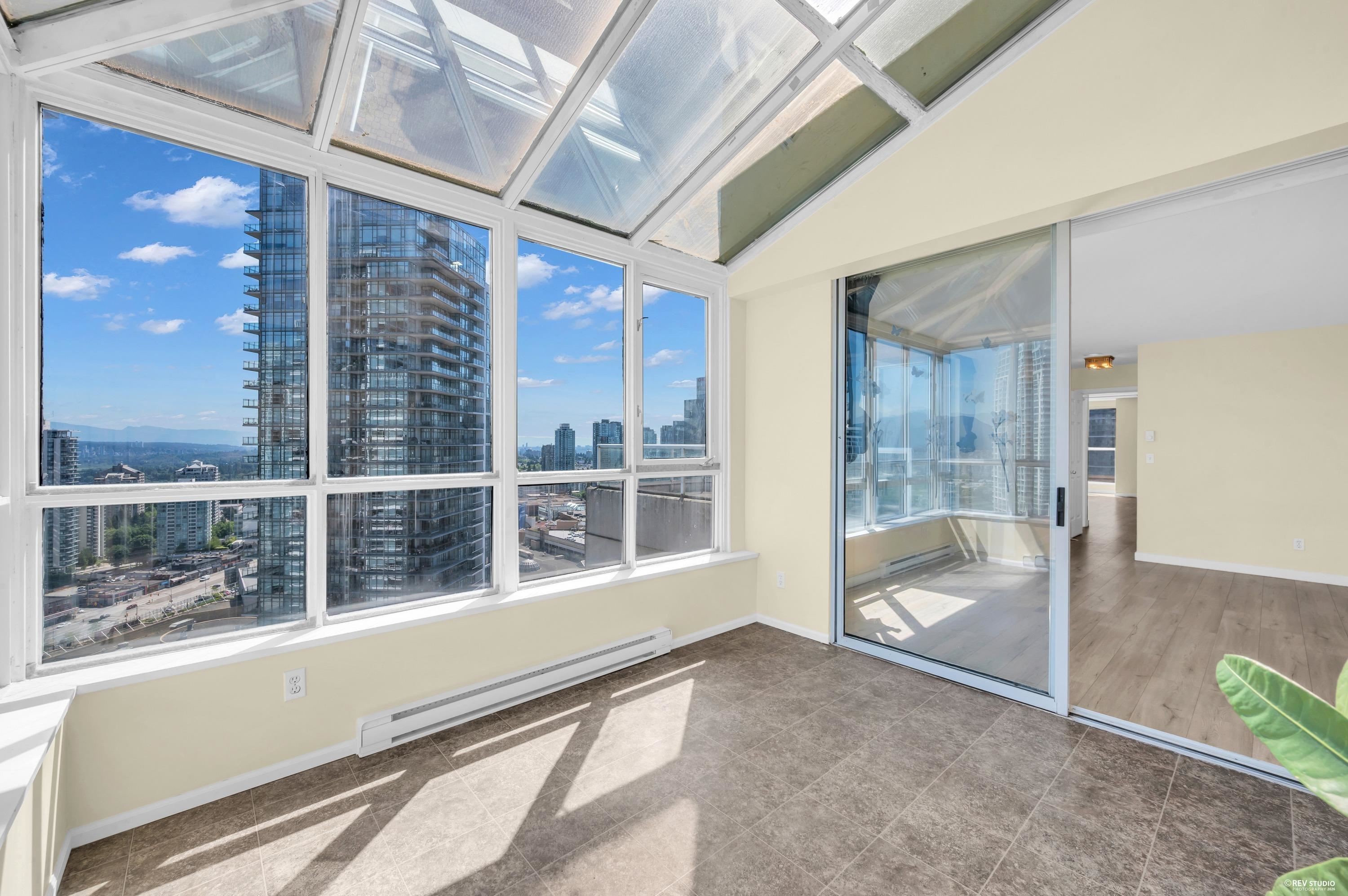 2804-6220 Mckay Avenue, Burnaby, BC