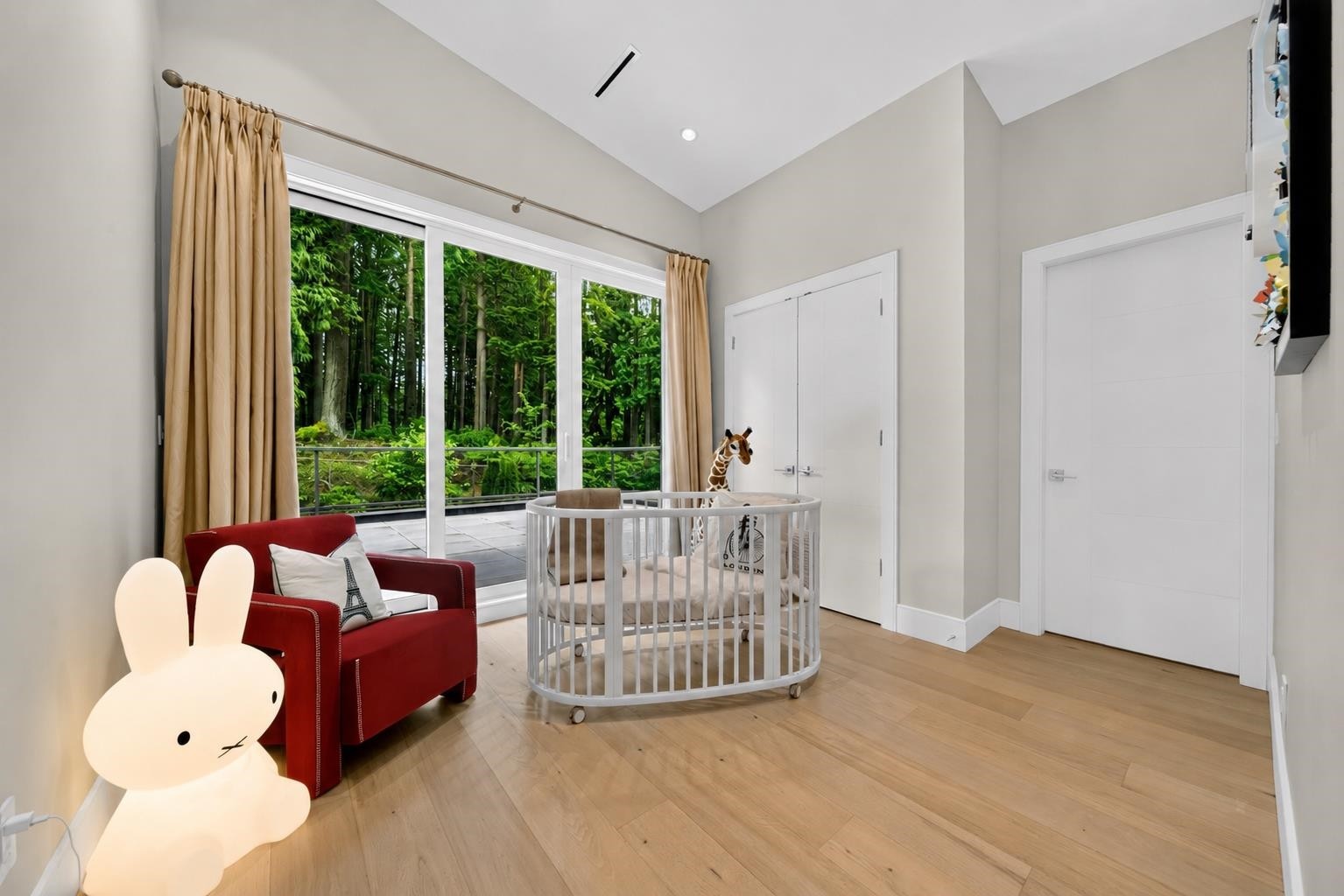 31 Glenmore Drive, West Vancouver, BC - Indoor