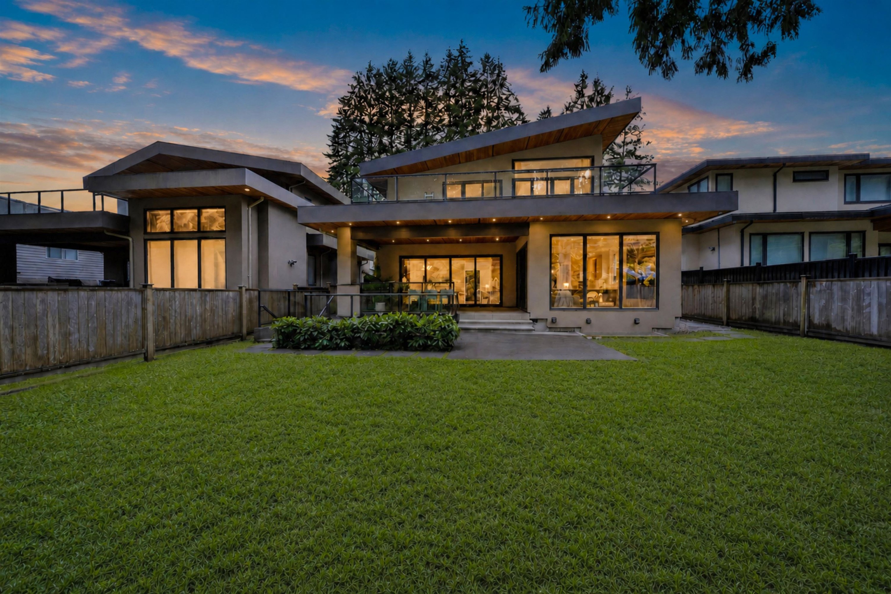 31 Glenmore Drive, West Vancouver, BC - Outdoor With Deck Patio Veranda