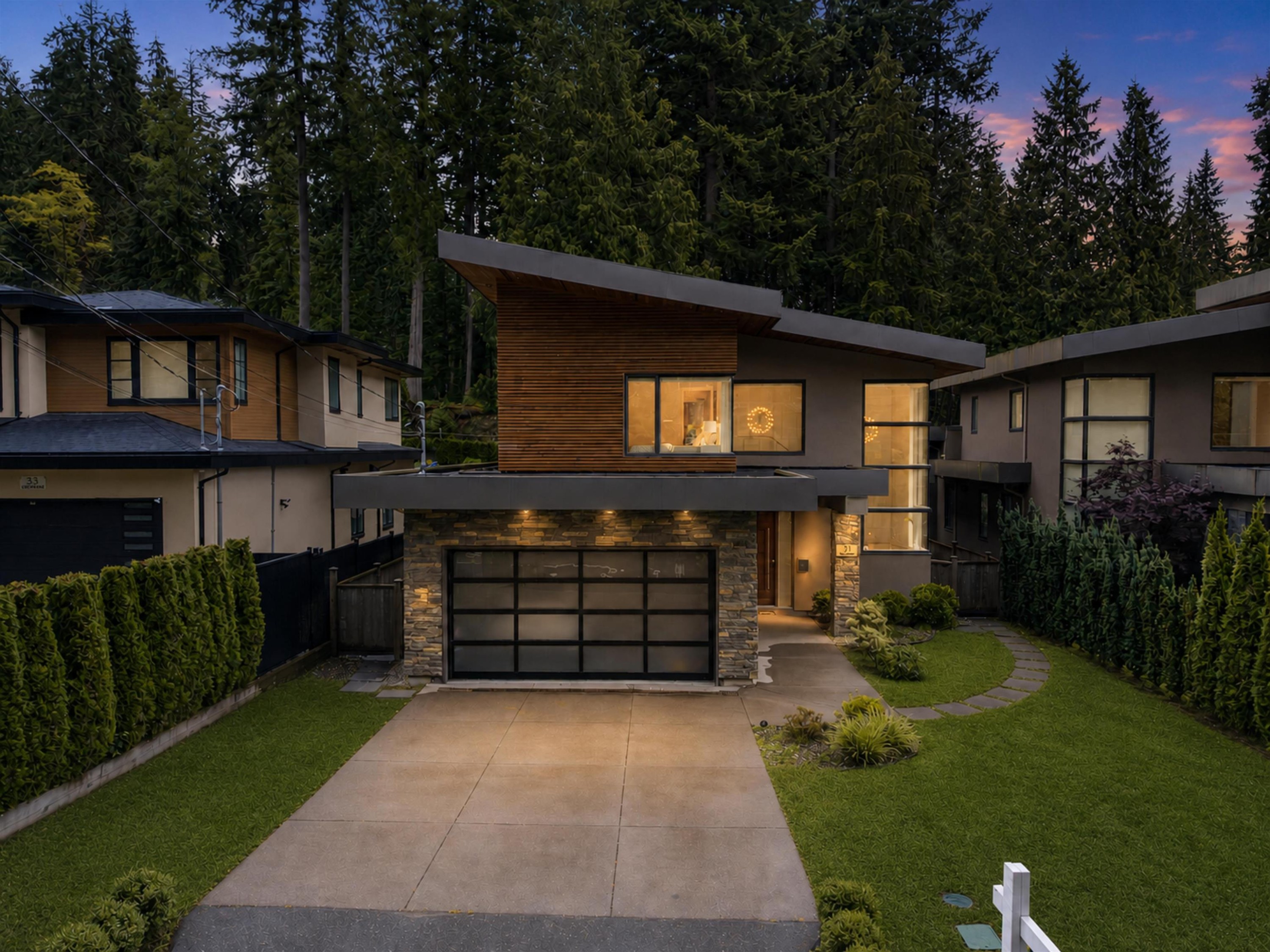 31 Glenmore Drive, West Vancouver, BC - Outdoor With Facade