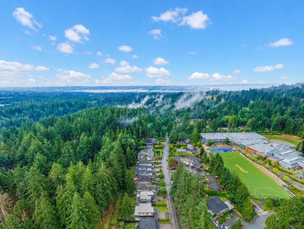 31 Glenmore Drive, West Vancouver, BC - Outdoor With View
