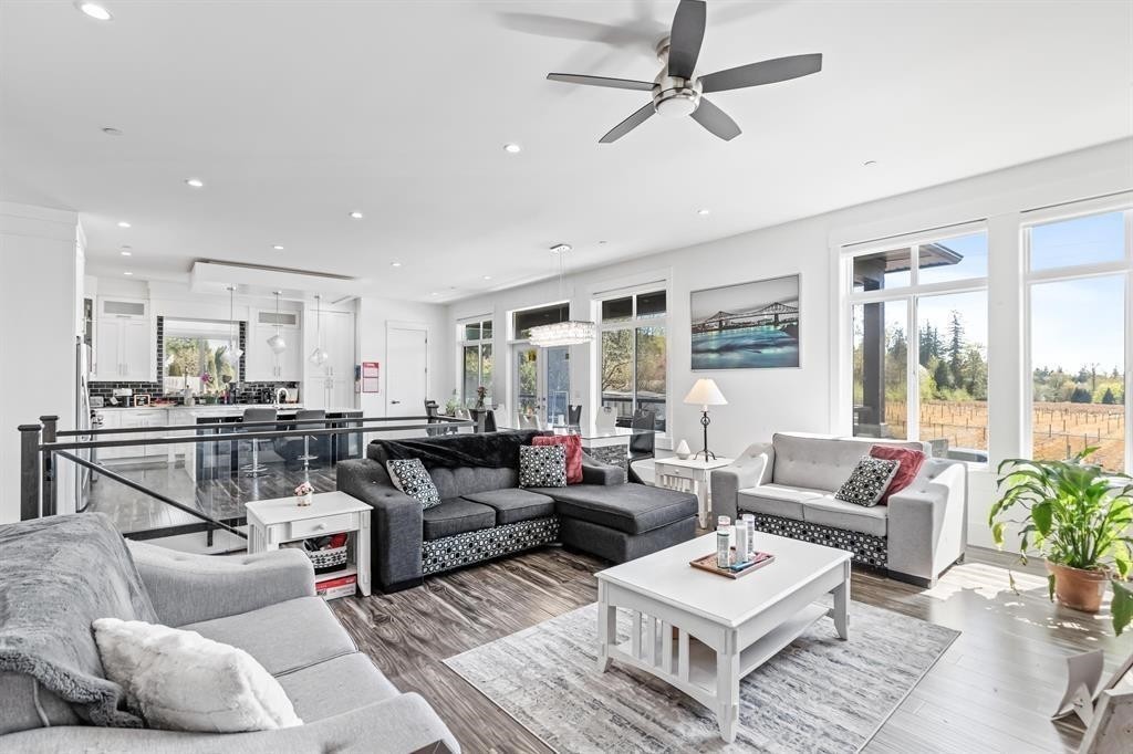 24531 Dewdney Trunk Road, Maple Ridge, BC