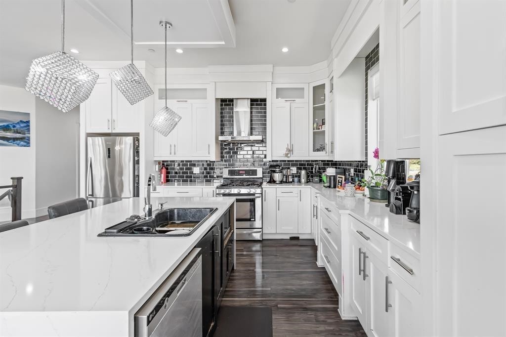 24531 Dewdney Trunk Road, Maple Ridge, BC