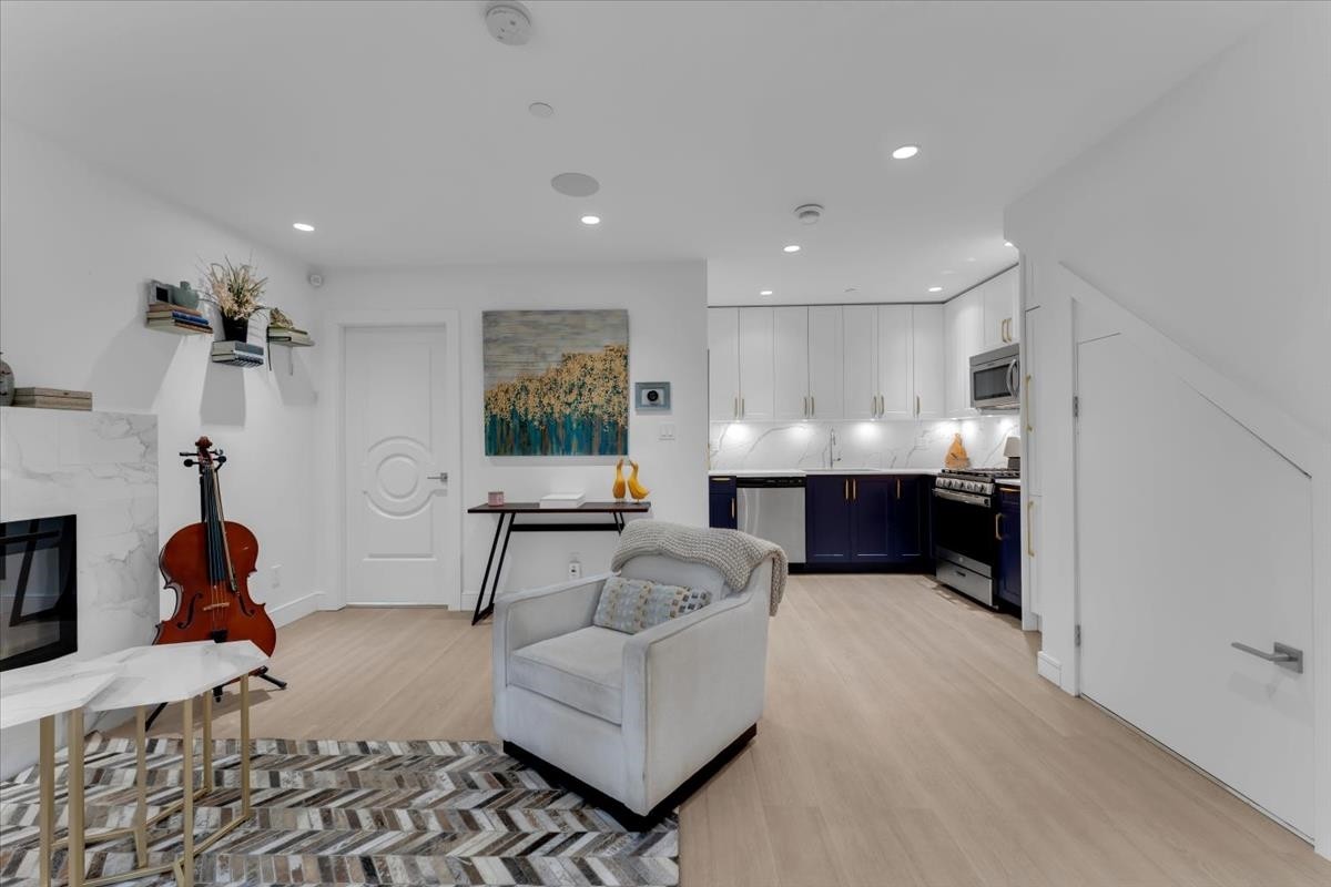 1020 Odlum Drive, Vancouver, BC
