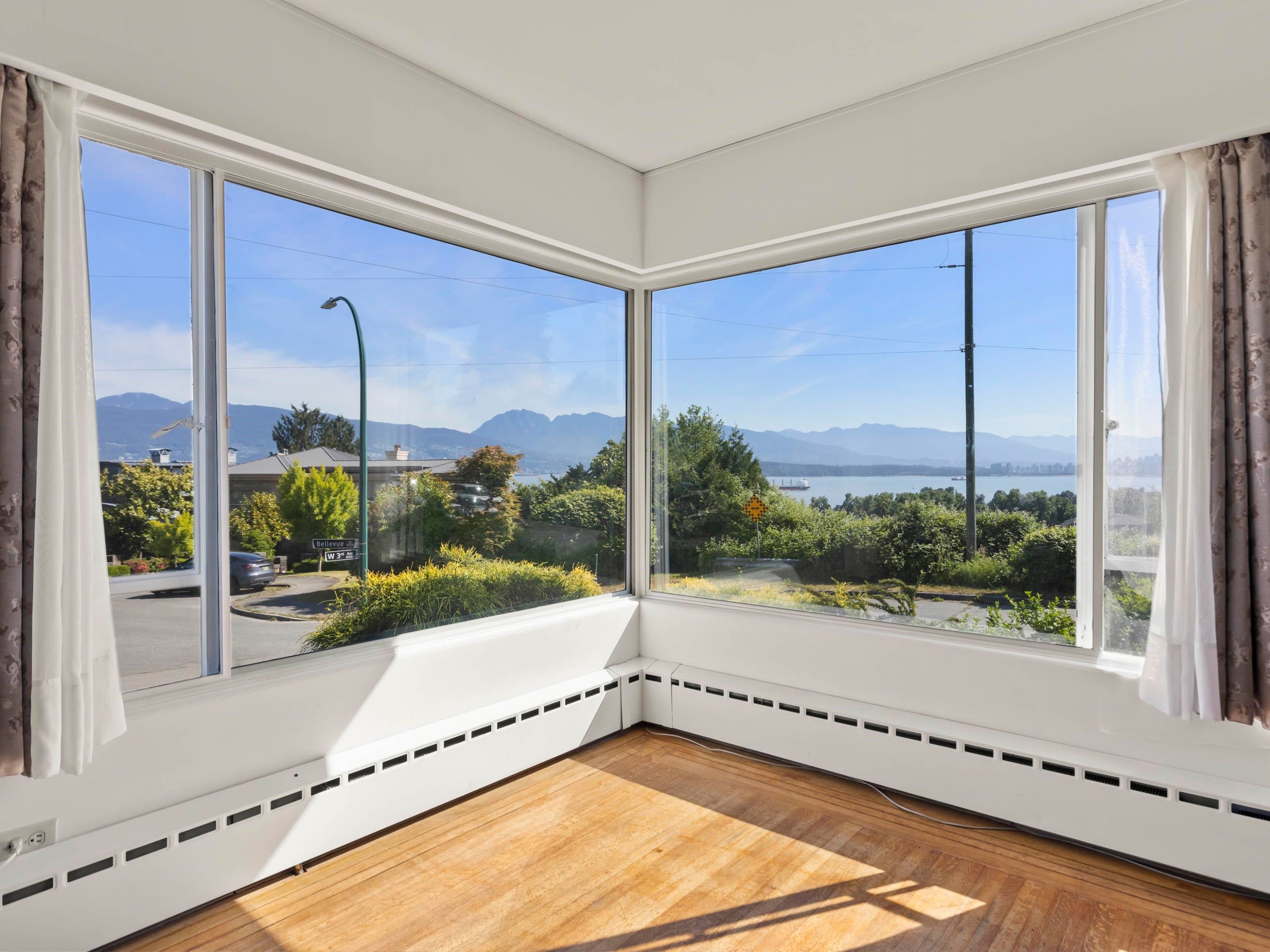 4514 Bellevue Drive, Vancouver, BC