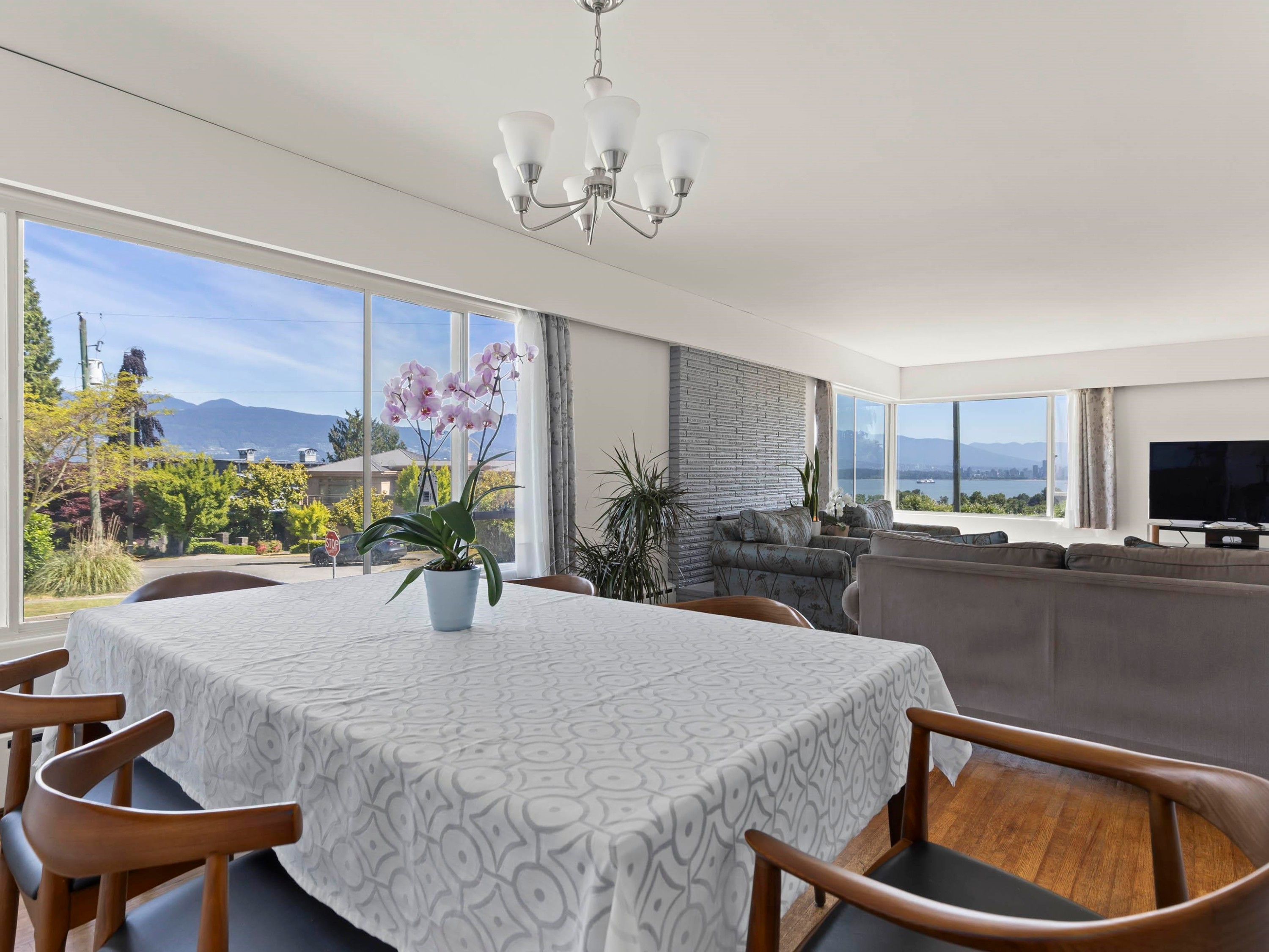 4514 Bellevue Drive, Vancouver, BC