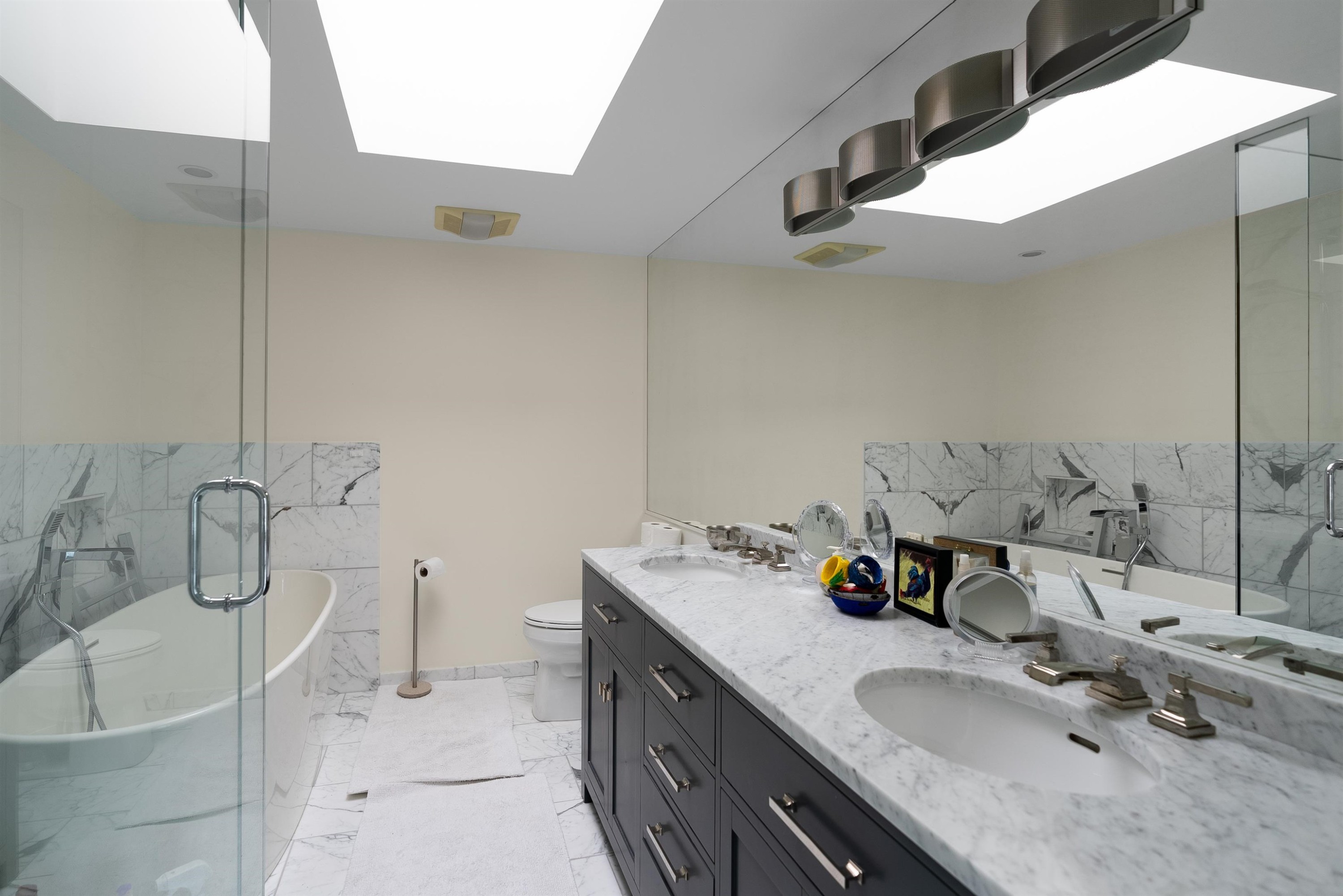 1596 Island Park Walk, Vancouver, BC