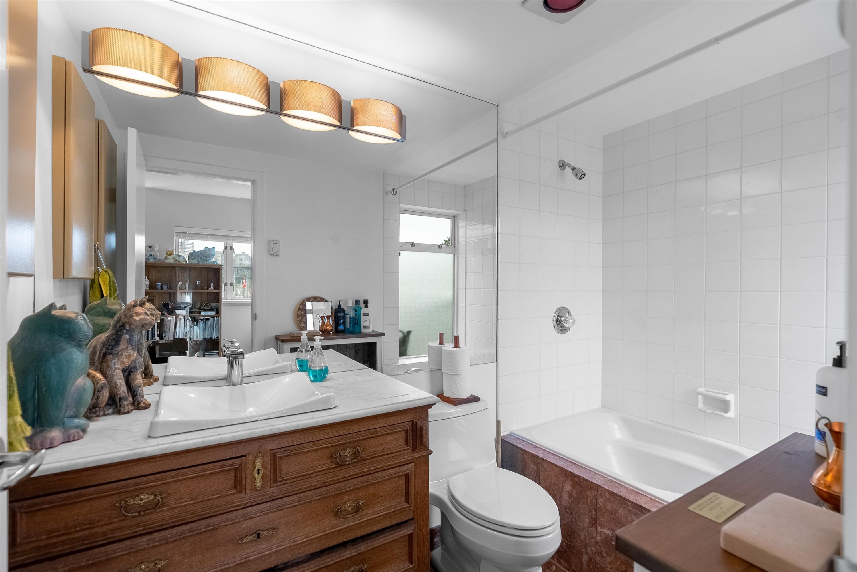1596 Island Park Walk, Vancouver, BC
