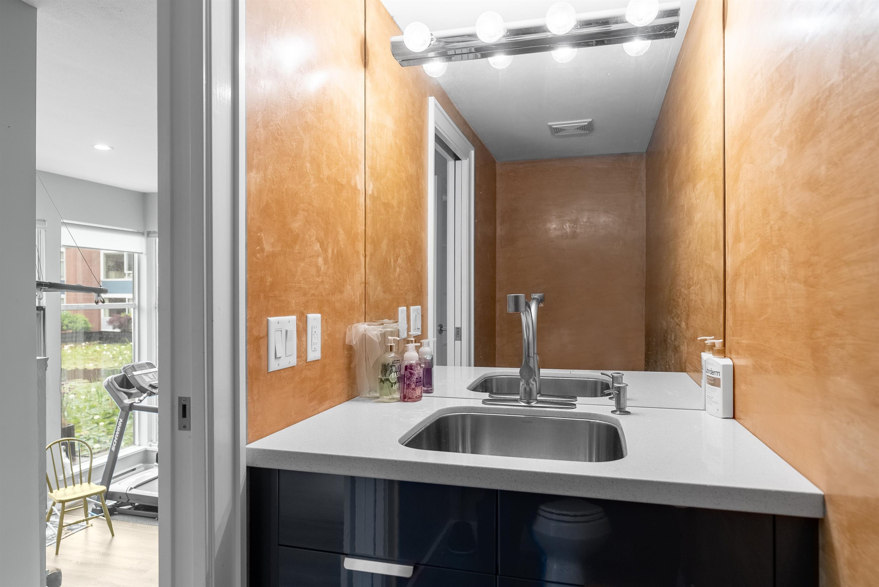 1596 Island Park Walk, Vancouver, BC