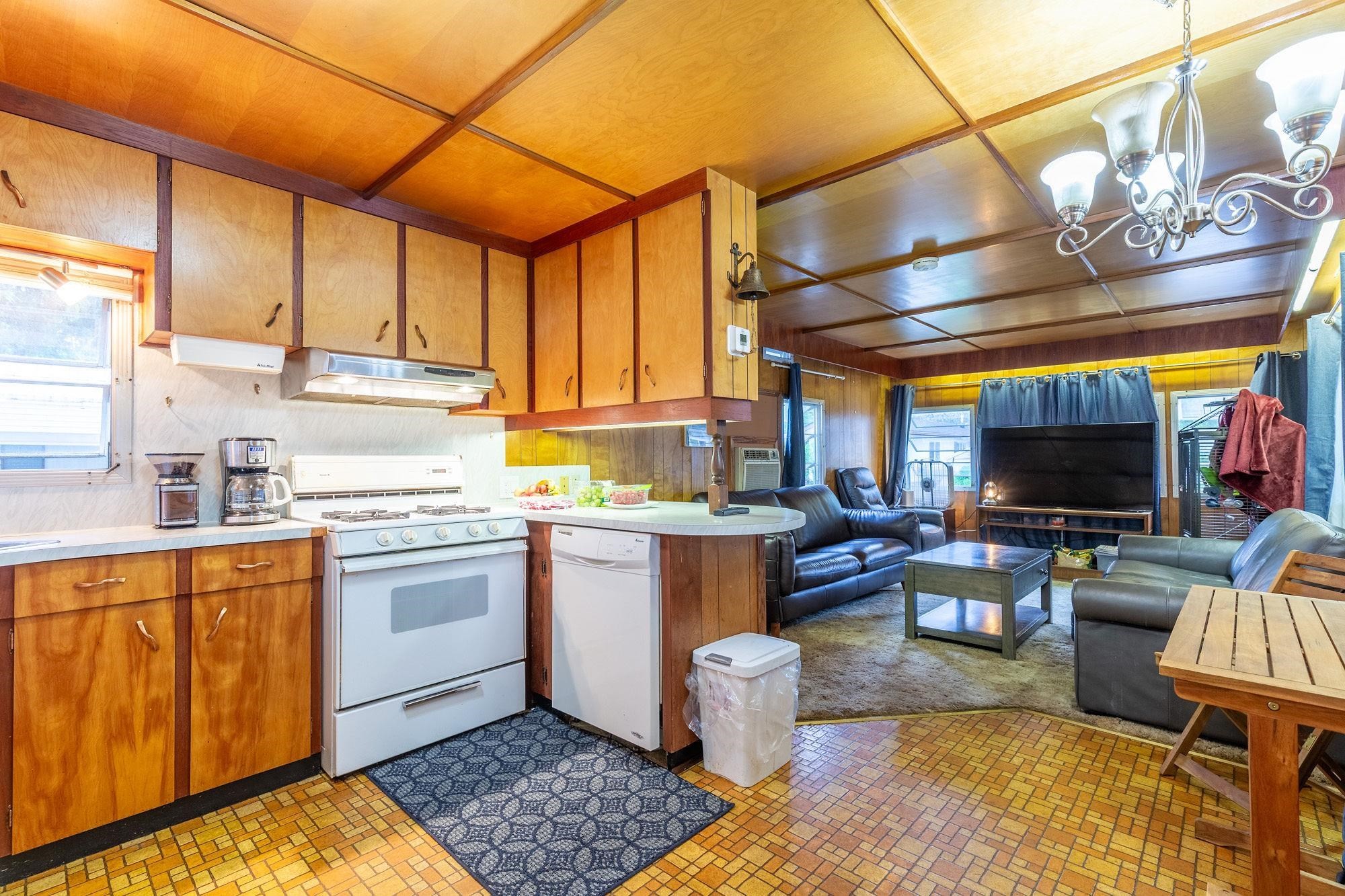 55-21163 Lougheed Highway, Maple Ridge, BC